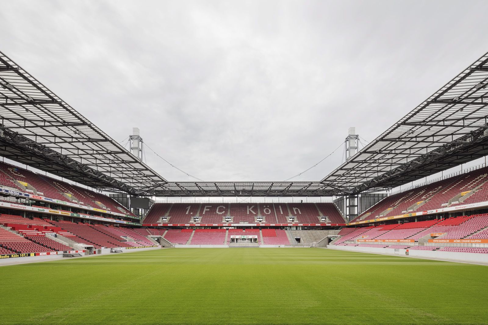 Sân vận động RheinEnergie Stadion – Ngôi nhà của Câu lạc bộ FC Köln