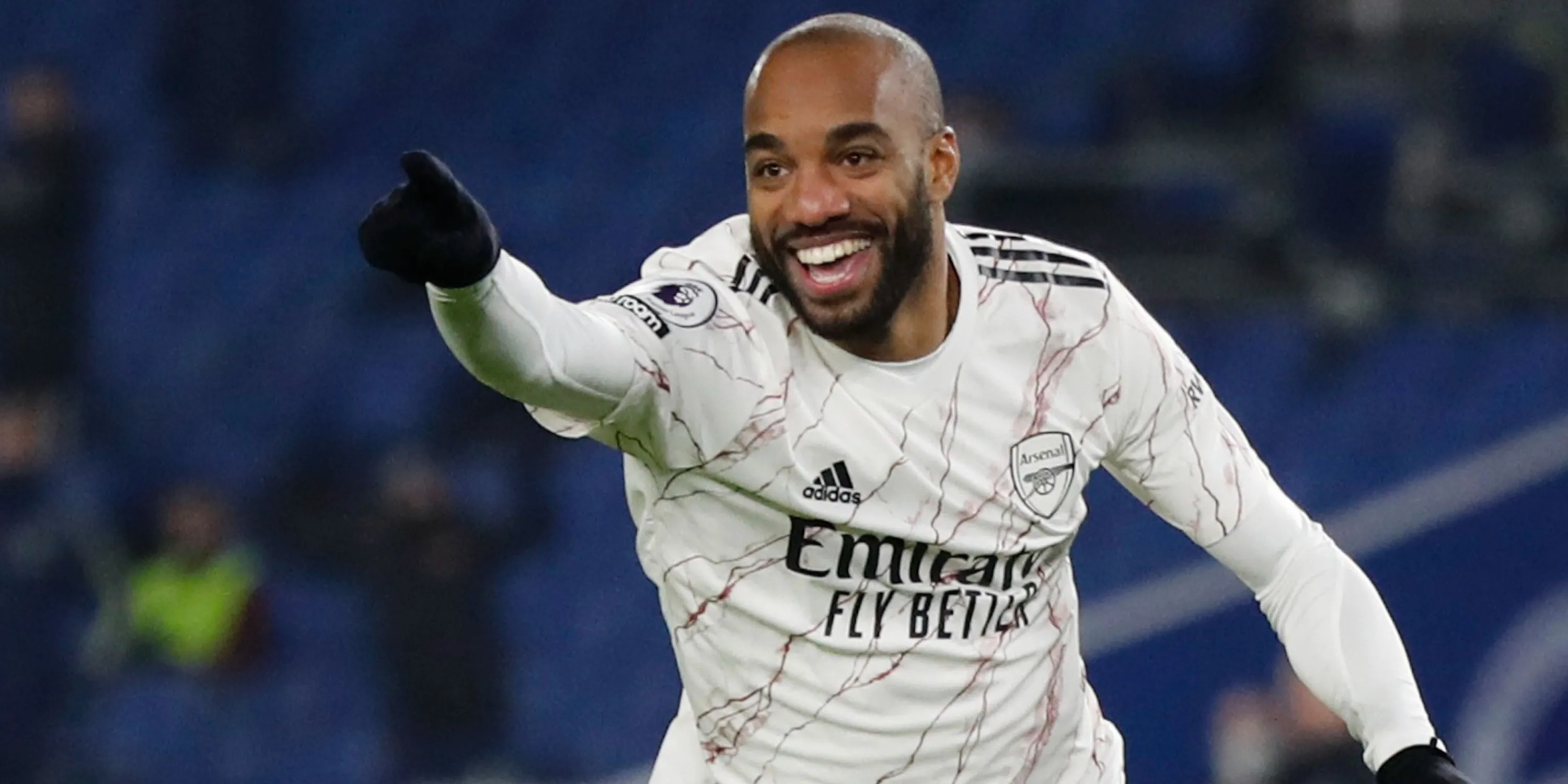 Alexandre Lacazette trong bộ trang phục thi đấu Arsenal tại Premier League
