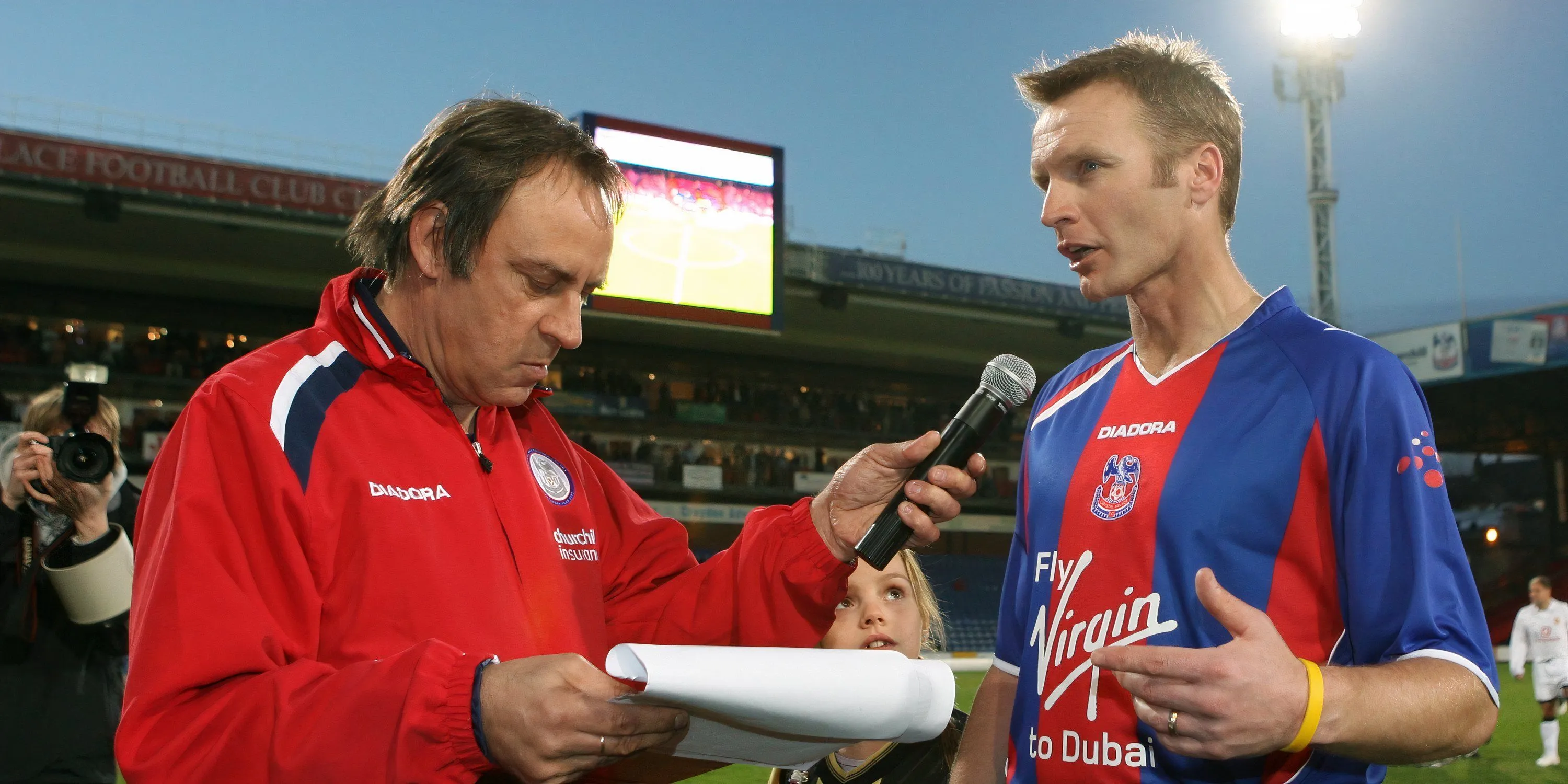Cầu thủ Geoff Thomas trong màu áo Crystal Palace