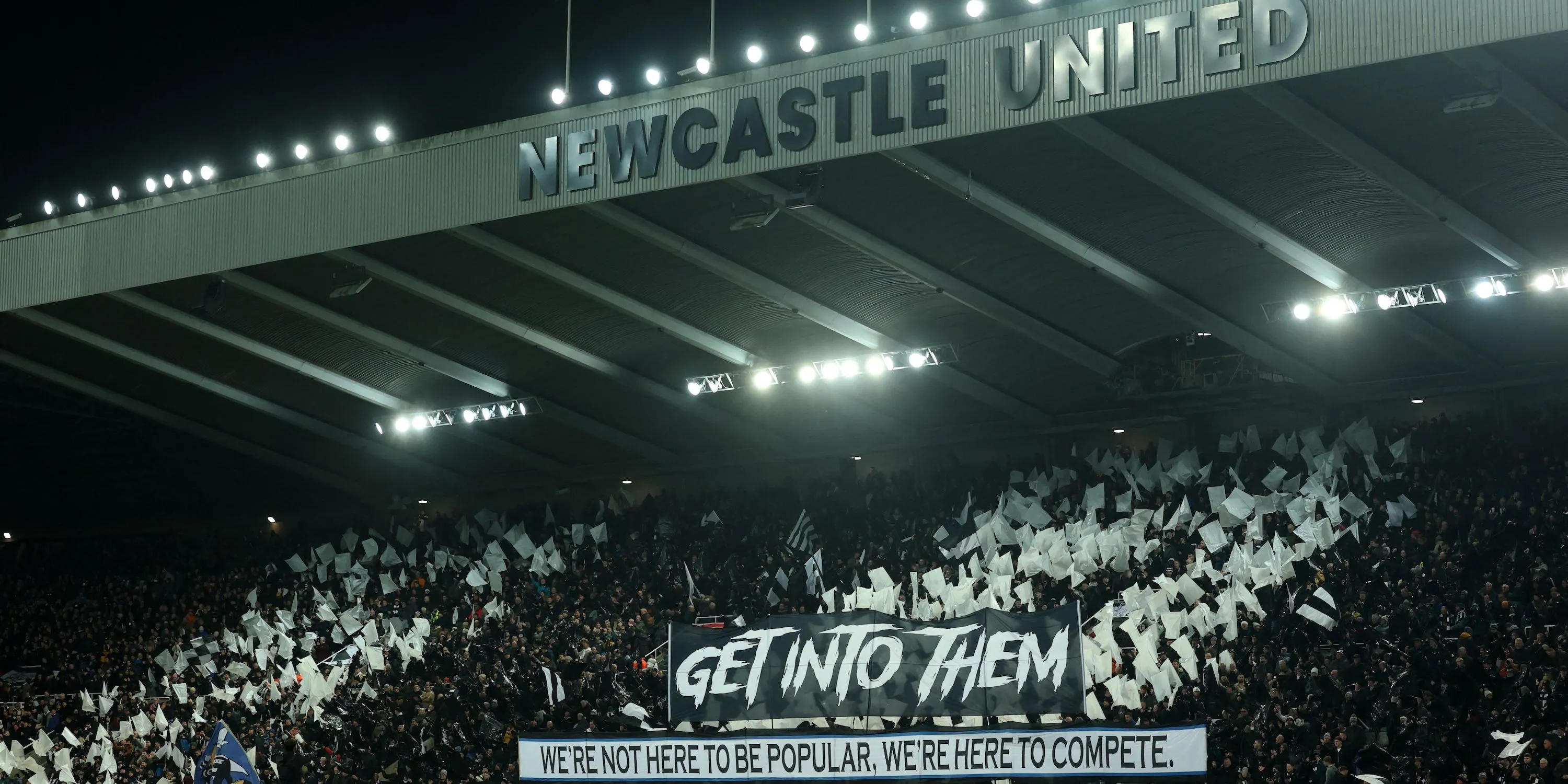Cổ động viên Newcastle United tại sân St James' Park