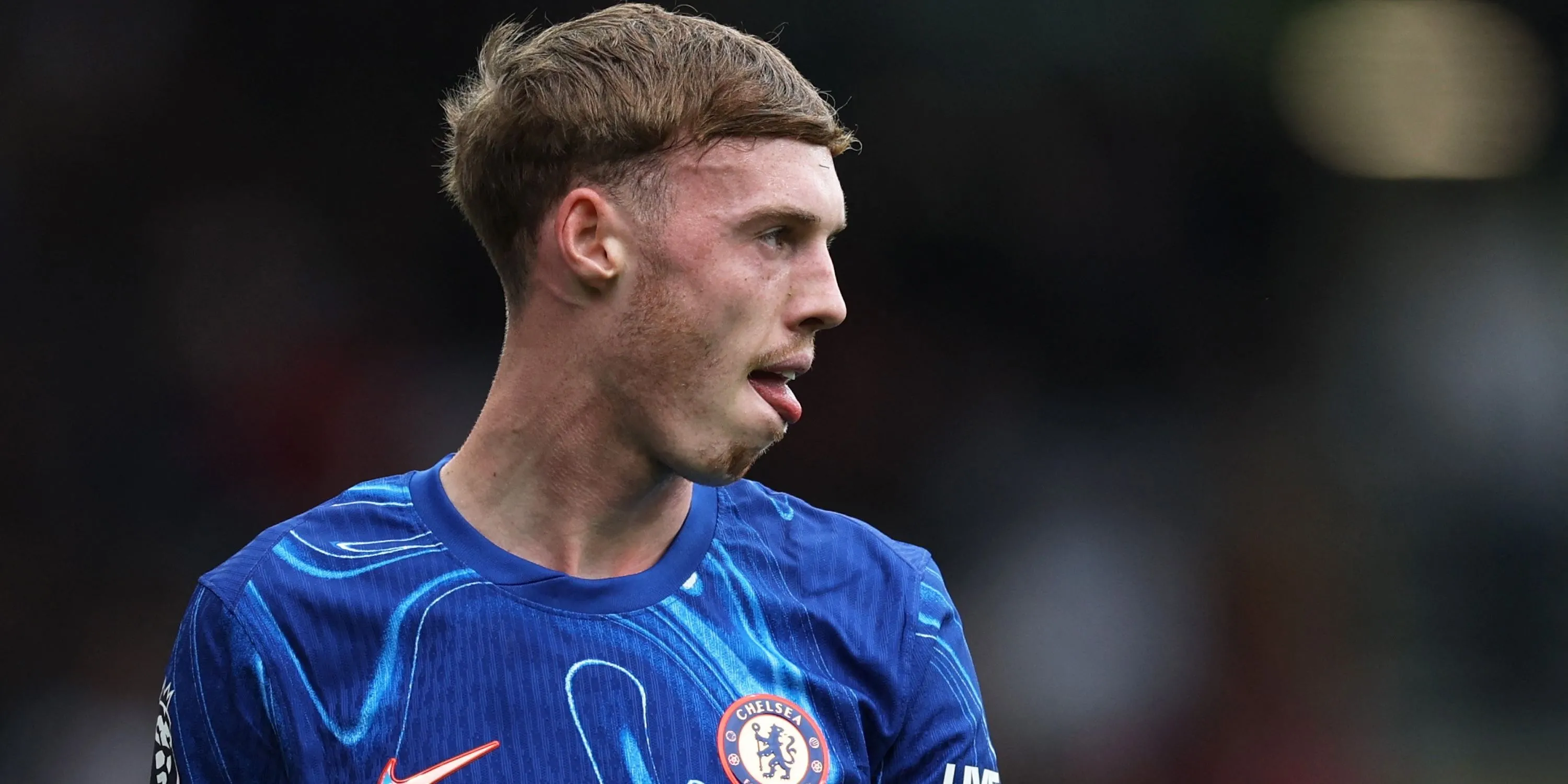 Cole Palmer của Chelsea thể hiện sự thất vọng trên sân cỏ.
