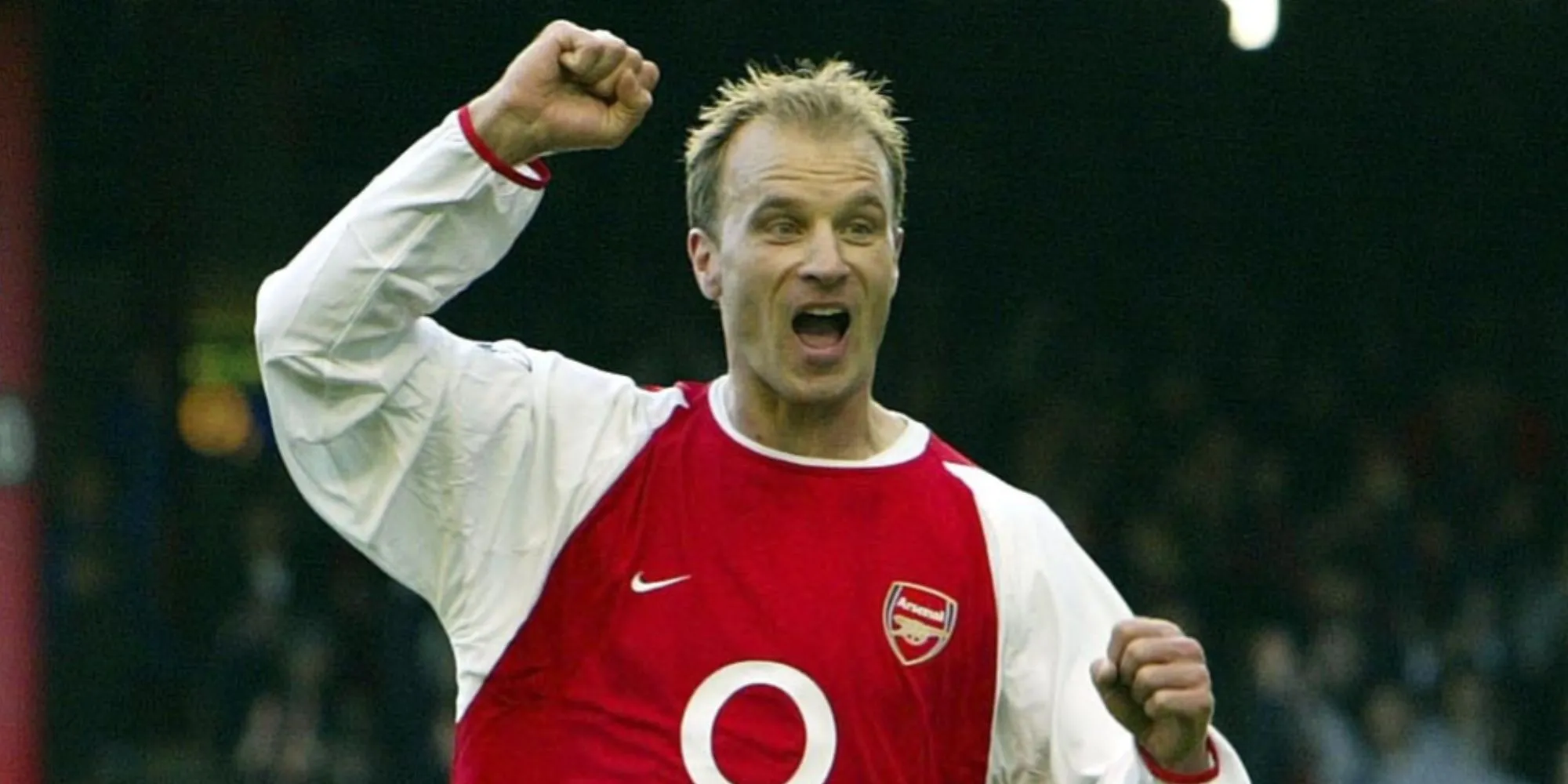 Dennis Bergkamp thi đấu cho Arsenal