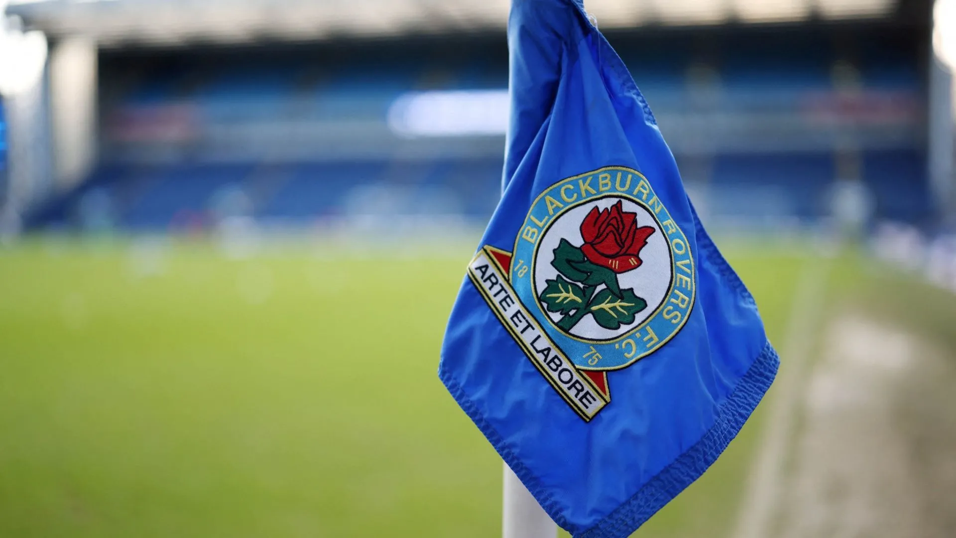 Góc khán đài sân Ewood Park, sân nhà của Blackburn Rovers