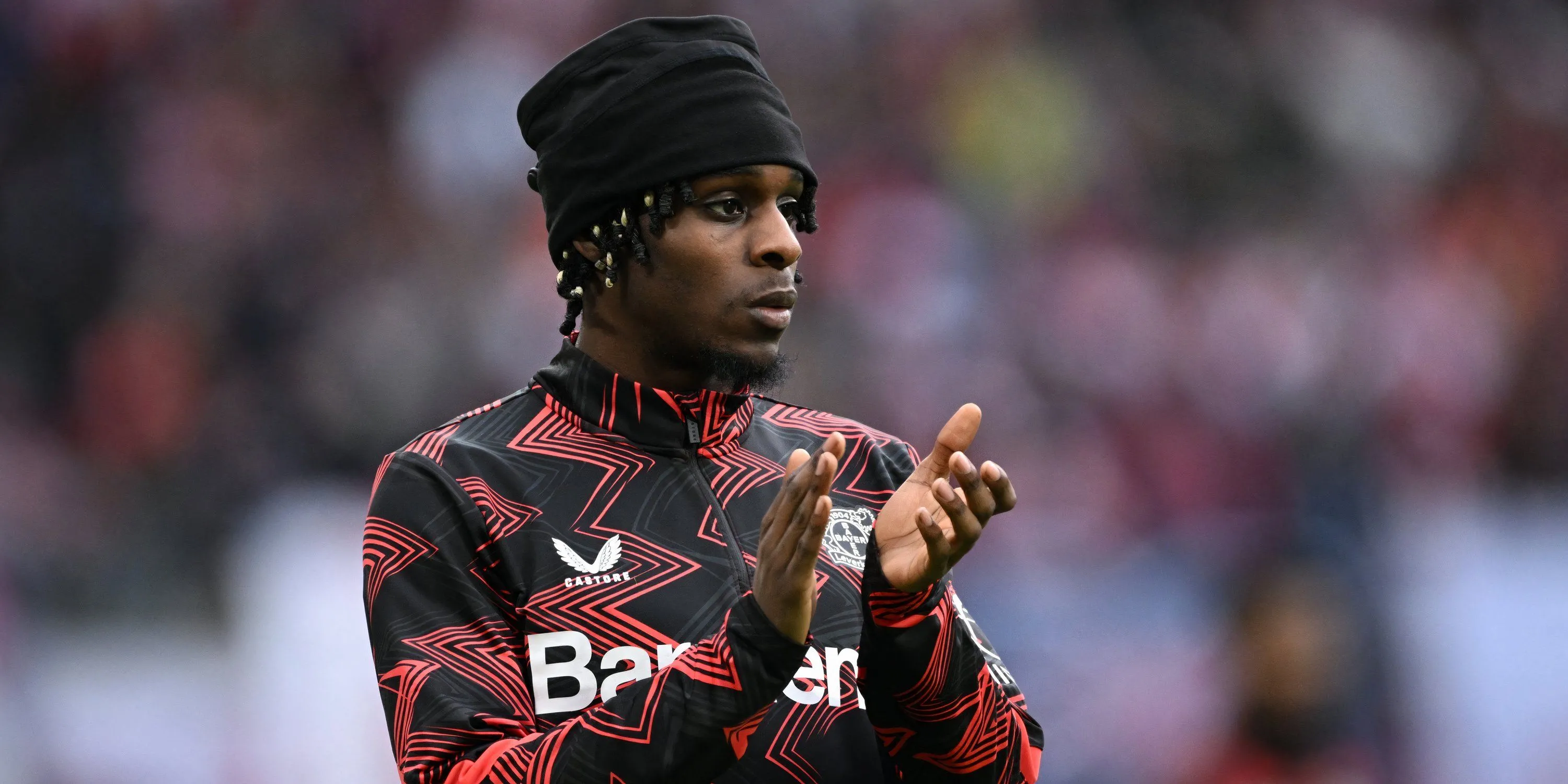 Hậu vệ cánh phải Jeremie Frimpong trong màu áo Bayer Leverkusen