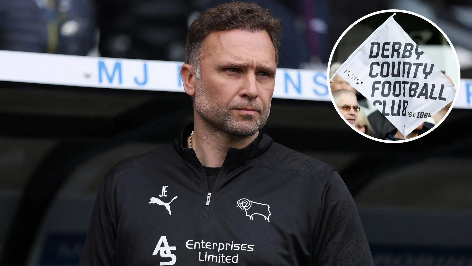 HLV John Eustace cùng các cầu thủ Derby County ăn mừng sau một trận đấu thành công tại Championship.