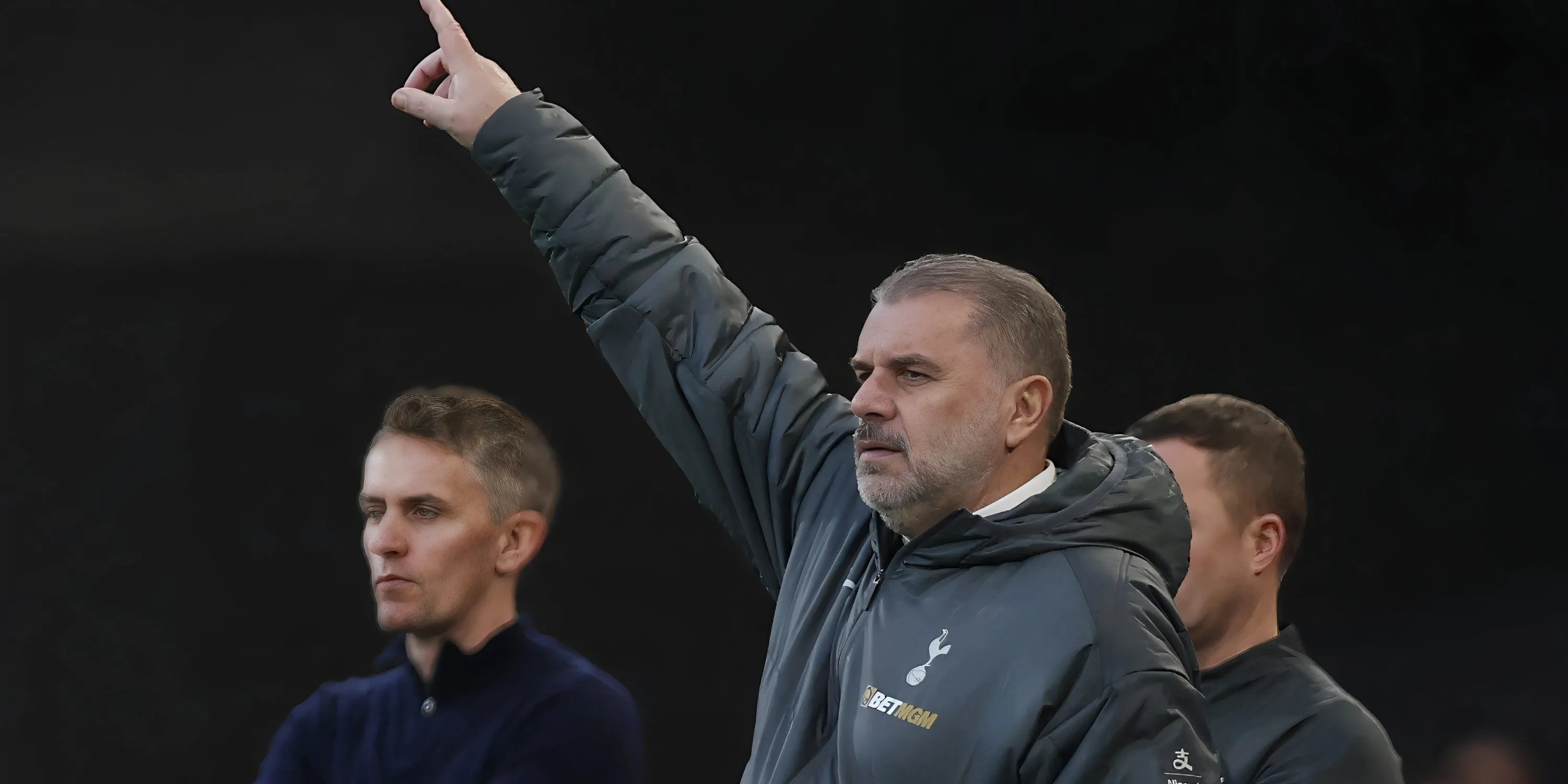 Huấn luyện viên Ange Postecoglou của Tottenham
