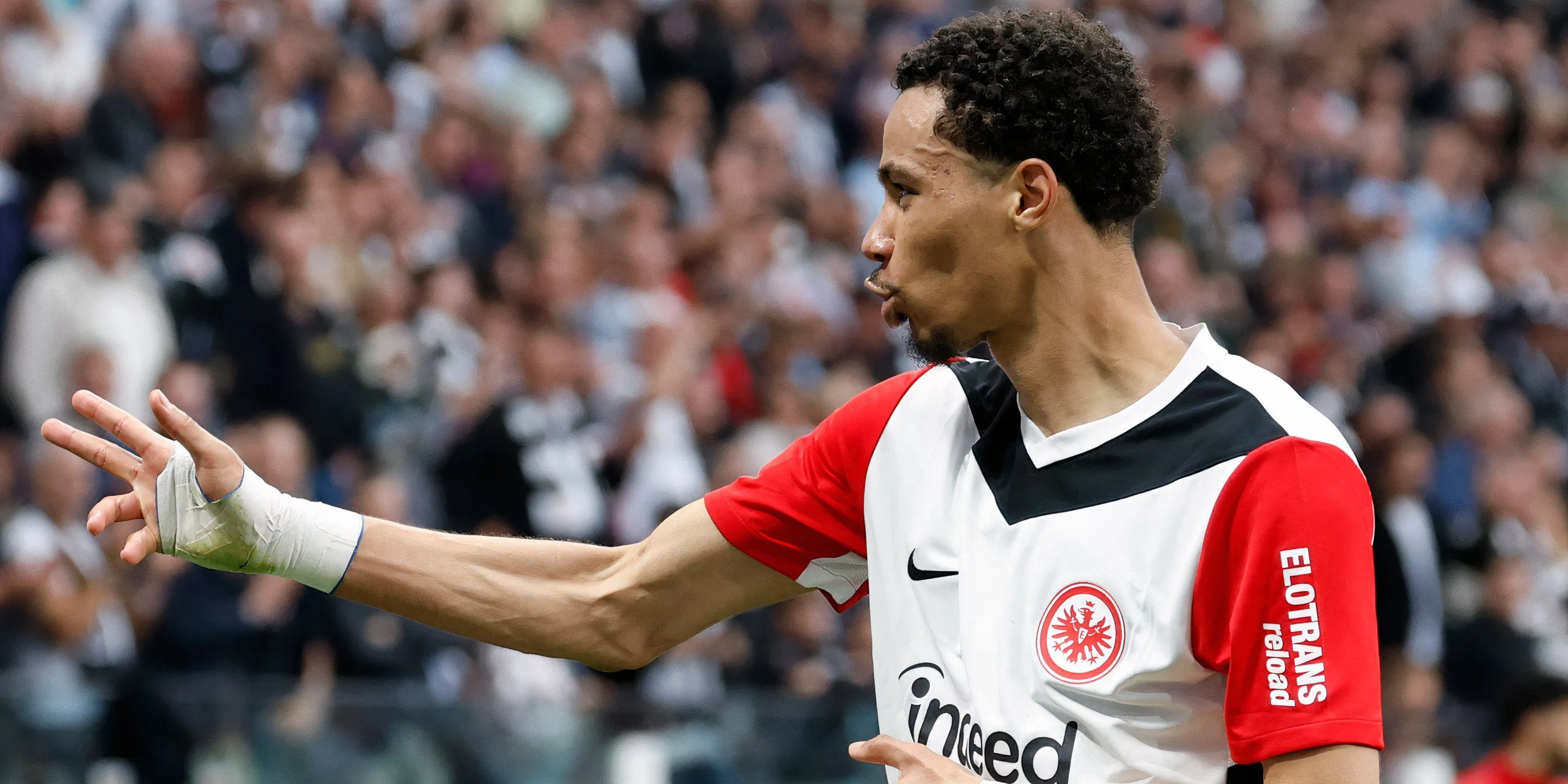 Hugo Ekitiké trong màu áo Eintracht Frankfurt tại Bundesliga.