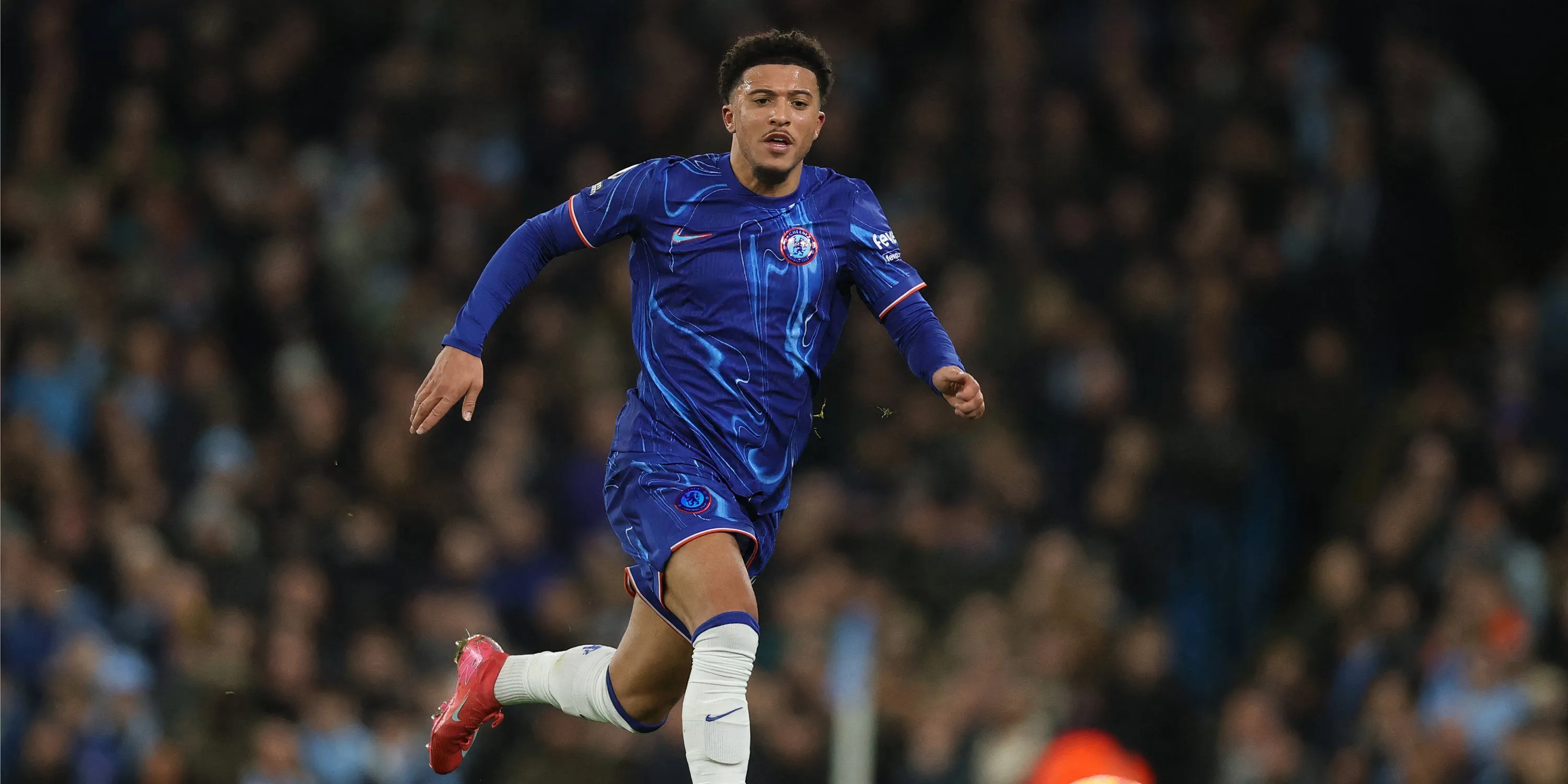 Jadon Sancho thi đấu cho Chelsea tại Premier League