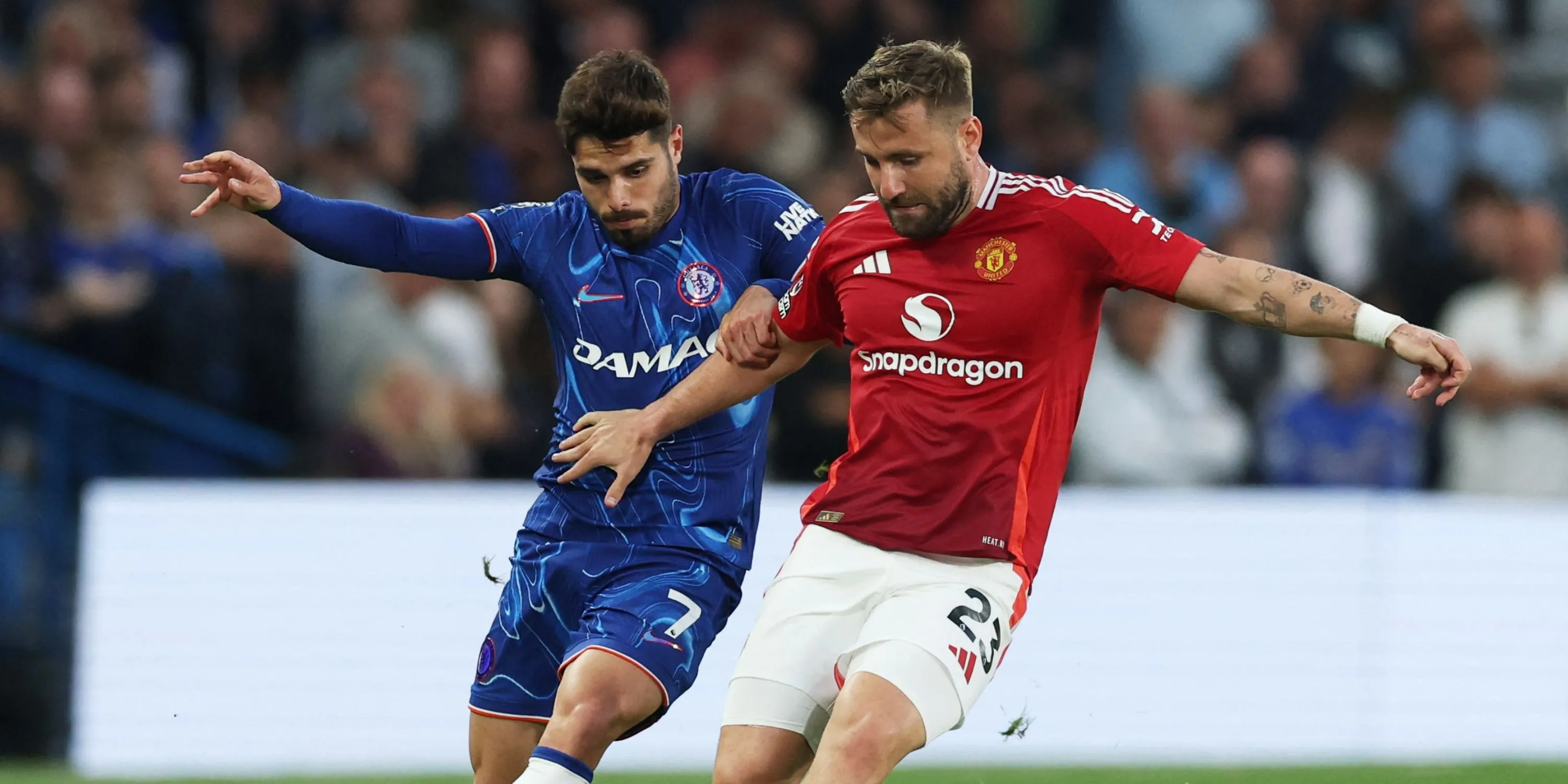 Luke Shaw thi đấu kém hiệu quả ở trận MU gặp Chelsea sau khi trở lại từ chấn thương