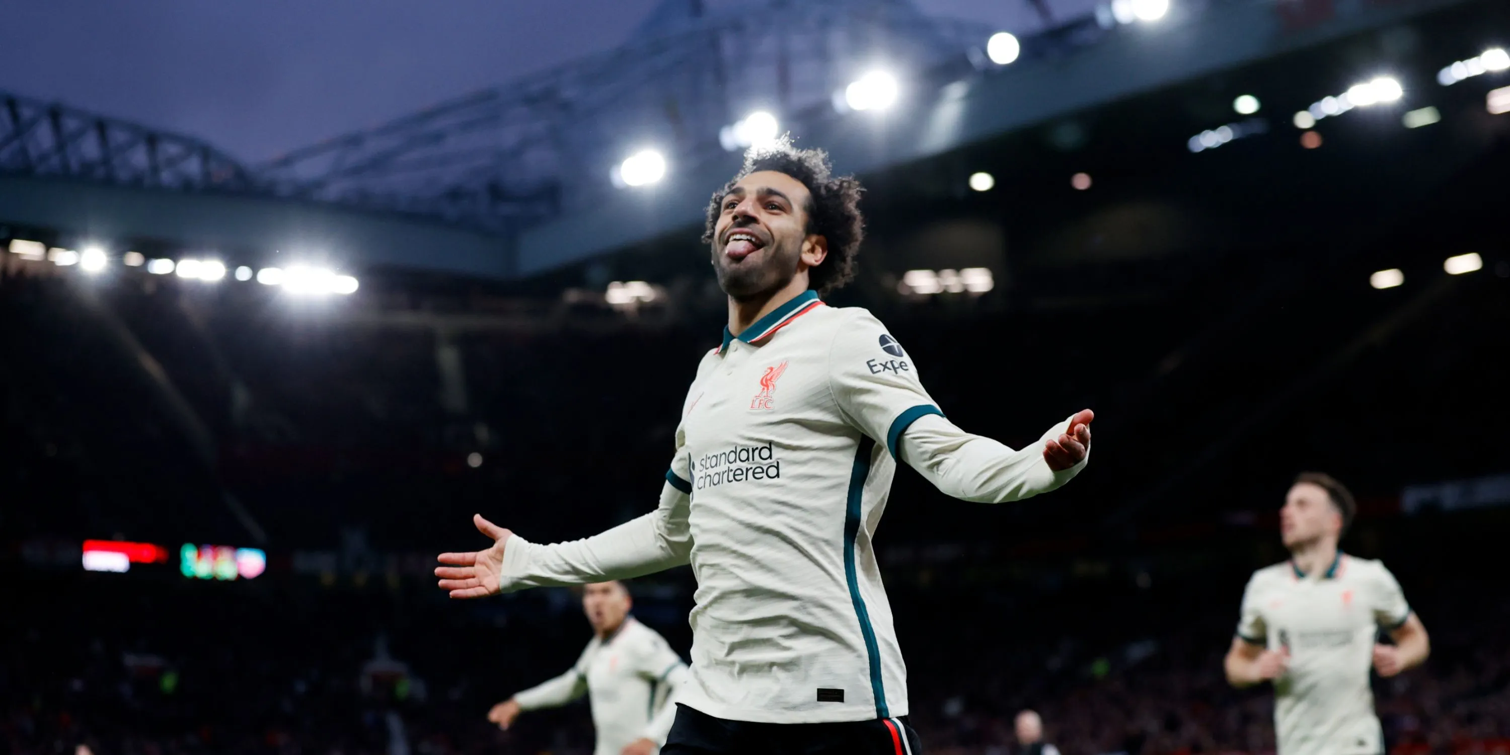Mohamed Salah trong cuộc phỏng vấn với Gary Neville, chia sẻ về sân khách yêu thích