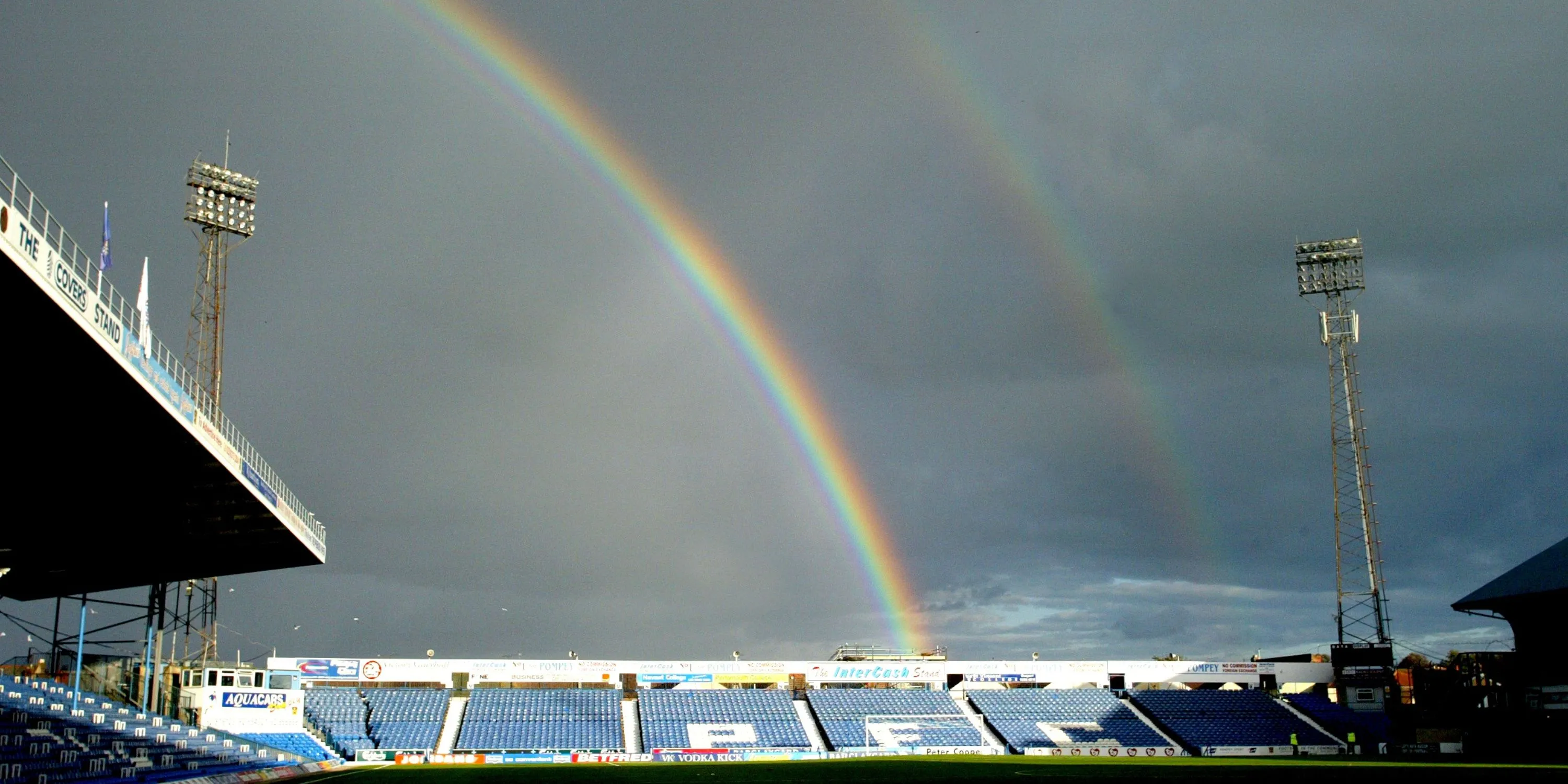 Sân vận động Fratton Park của câu lạc bộ Portsmouth, nơi Olisadebe có quãng thời gian đáng quên