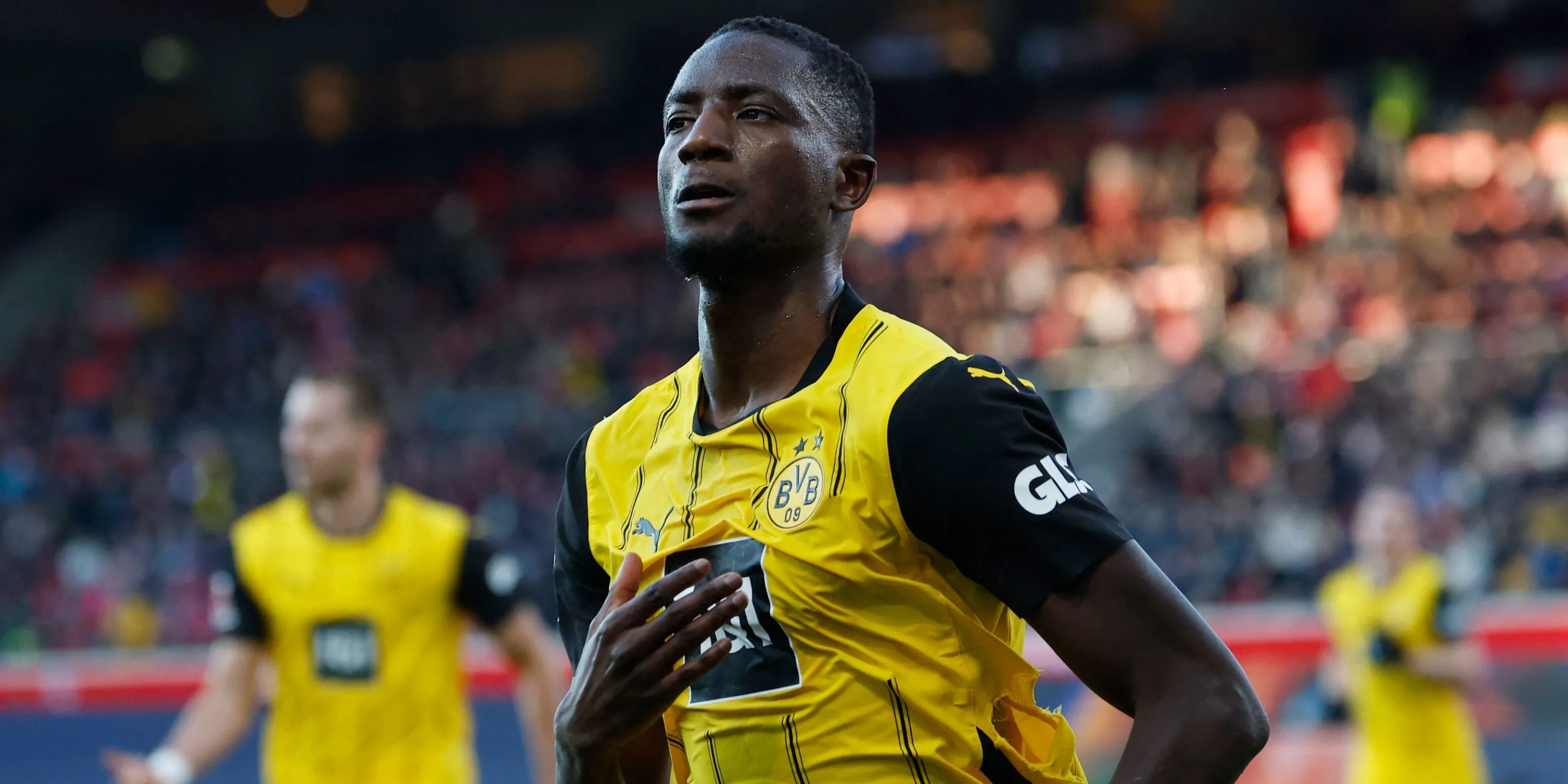 Serhou Guirassy trong màu áo Borussia Dortmund tại Bundesliga