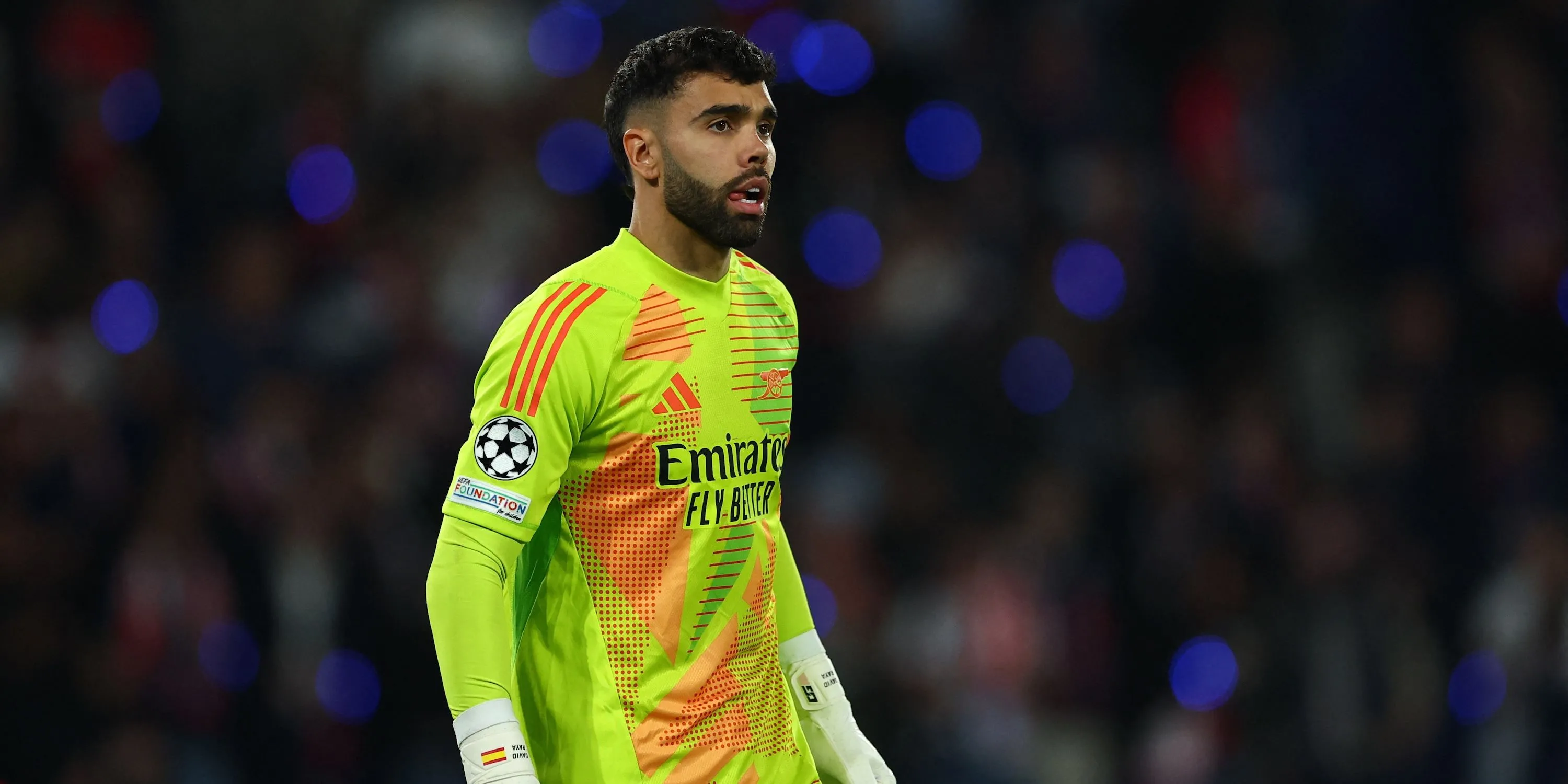 Thủ môn David Raya của Arsenal đang thi đấu trong màu áo Pháo thủ, anh là một trong những mục tiêu chuyển nhượng của Real Madrid.