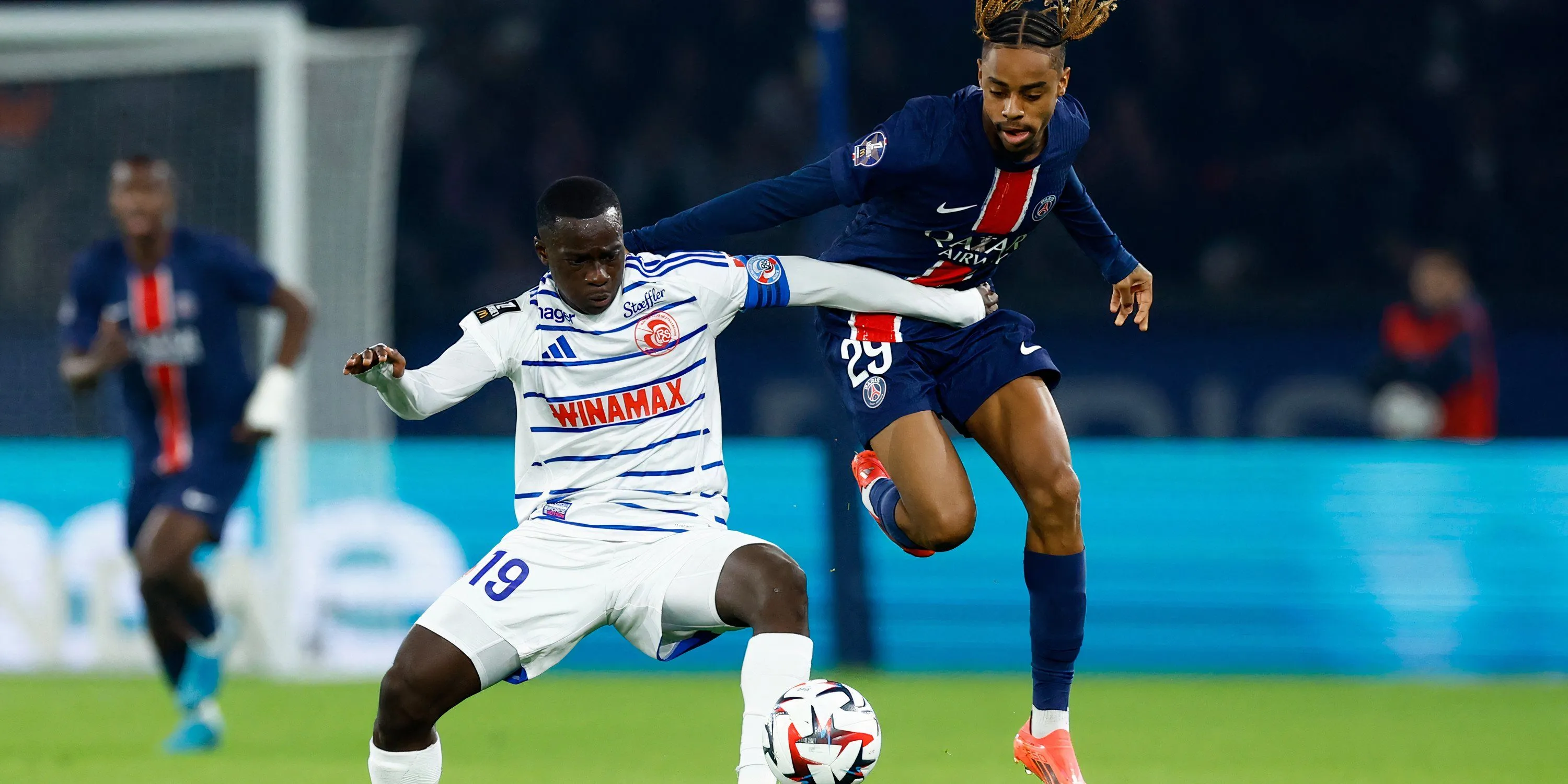 Tiền vệ trẻ Habib Diarra trong màu áo Strasbourg thi đấu tại Ligue 1.