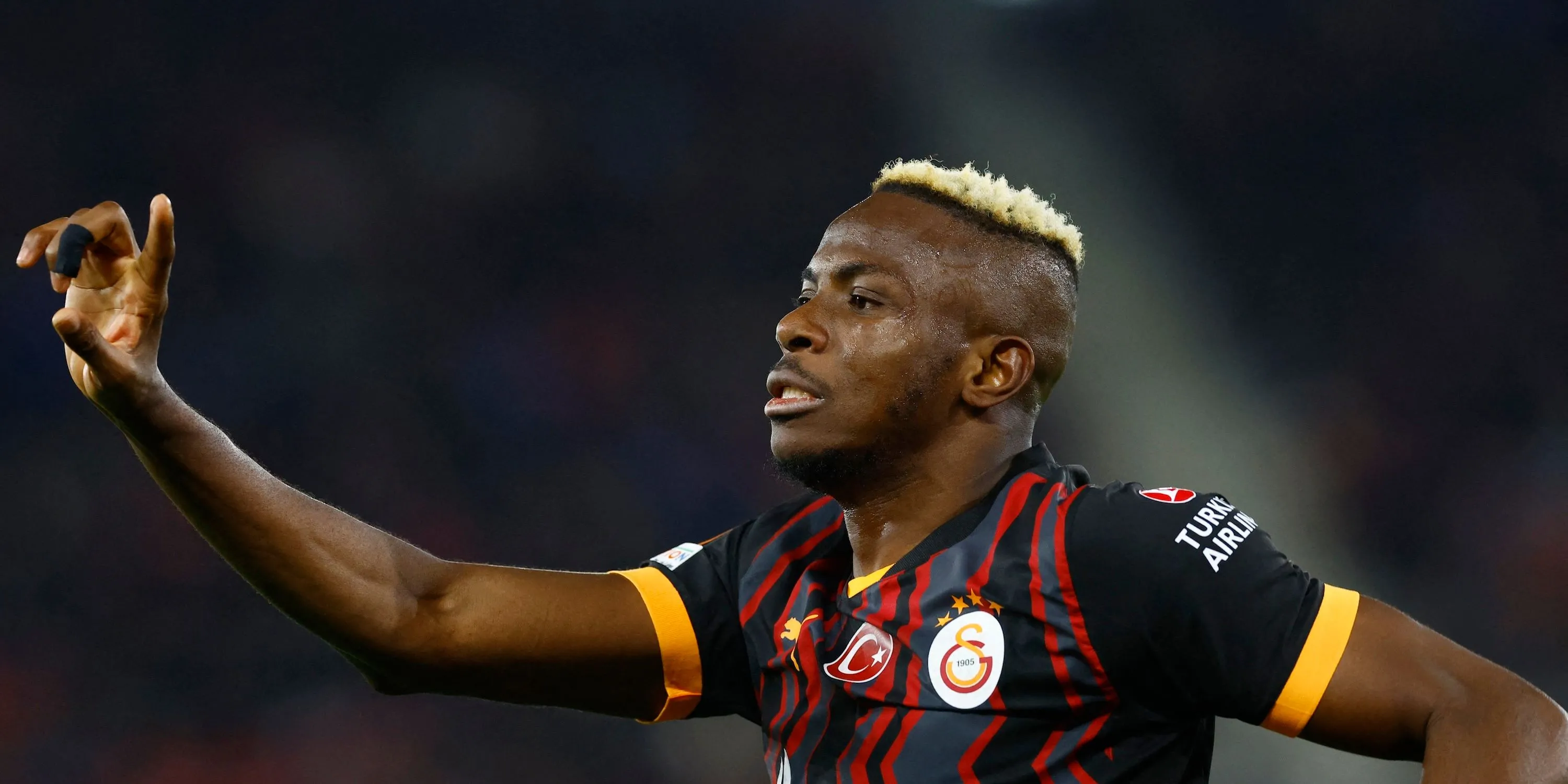 Victor Osimhen ăn mừng bàn thắng cho Galatasaray (bàn sau đó bị từ chối).