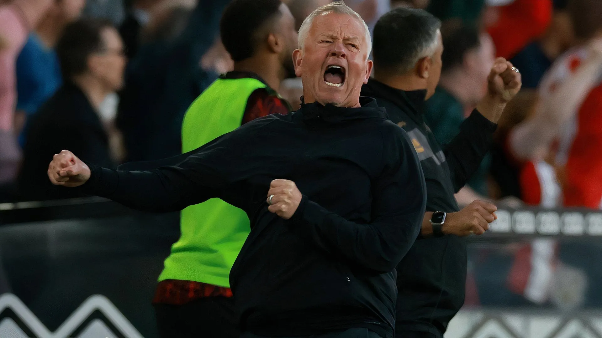 Chris Wilder ăn mừng chiến thắng trước Bristol City