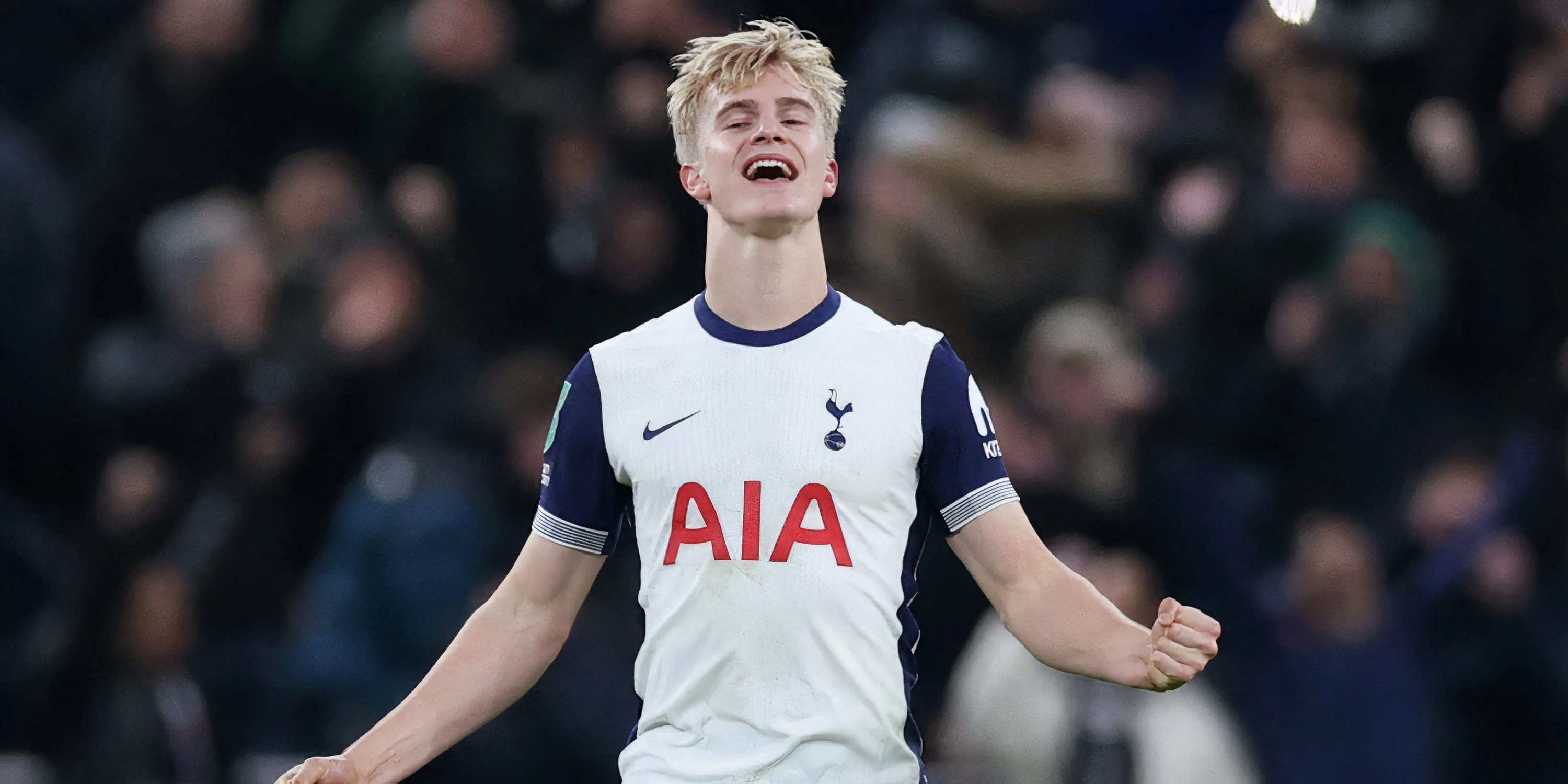 Tiền vệ trẻ Lucas Bergvall của Tottenham