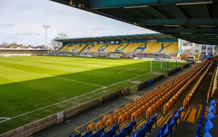 Cận cảnh khán đài chính của sân Plainmoor