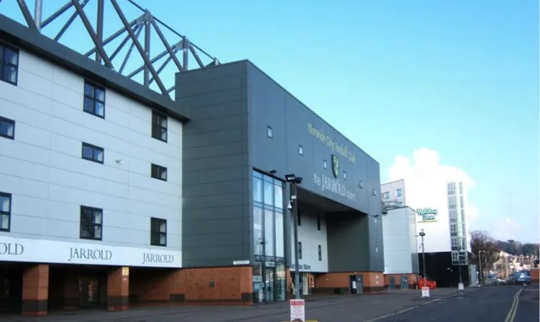 Cổng vào chính của sân vận động Carrow Road