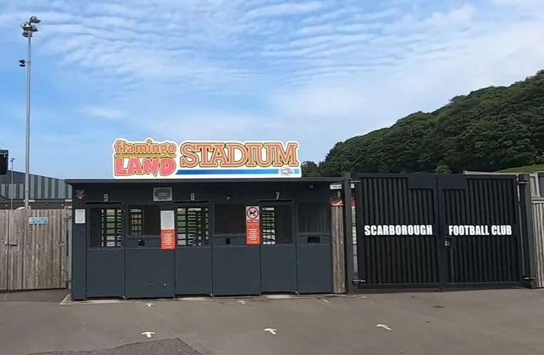 Cổng vào chính của sân vận động Scarborough Sports Village