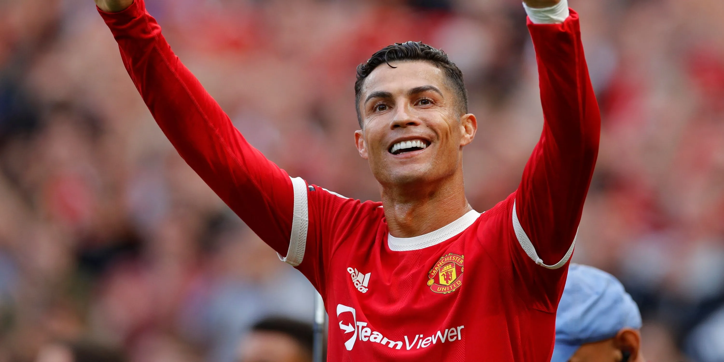 Cristiano Ronaldo trong màu áo Manchester United, người đã tặng áo đấu có chữ ký cho Snoop Dogg
