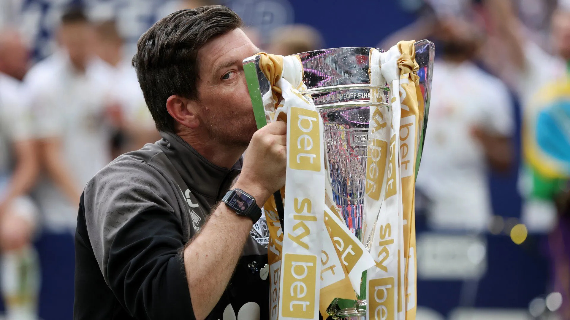 Darrell Clarke trong vai trò huấn luyện viên bóng đá