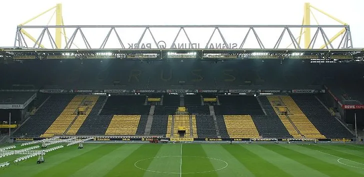 Góc nhìn cận cảnh các khán đài tại sân vận động Signal Iduna Park