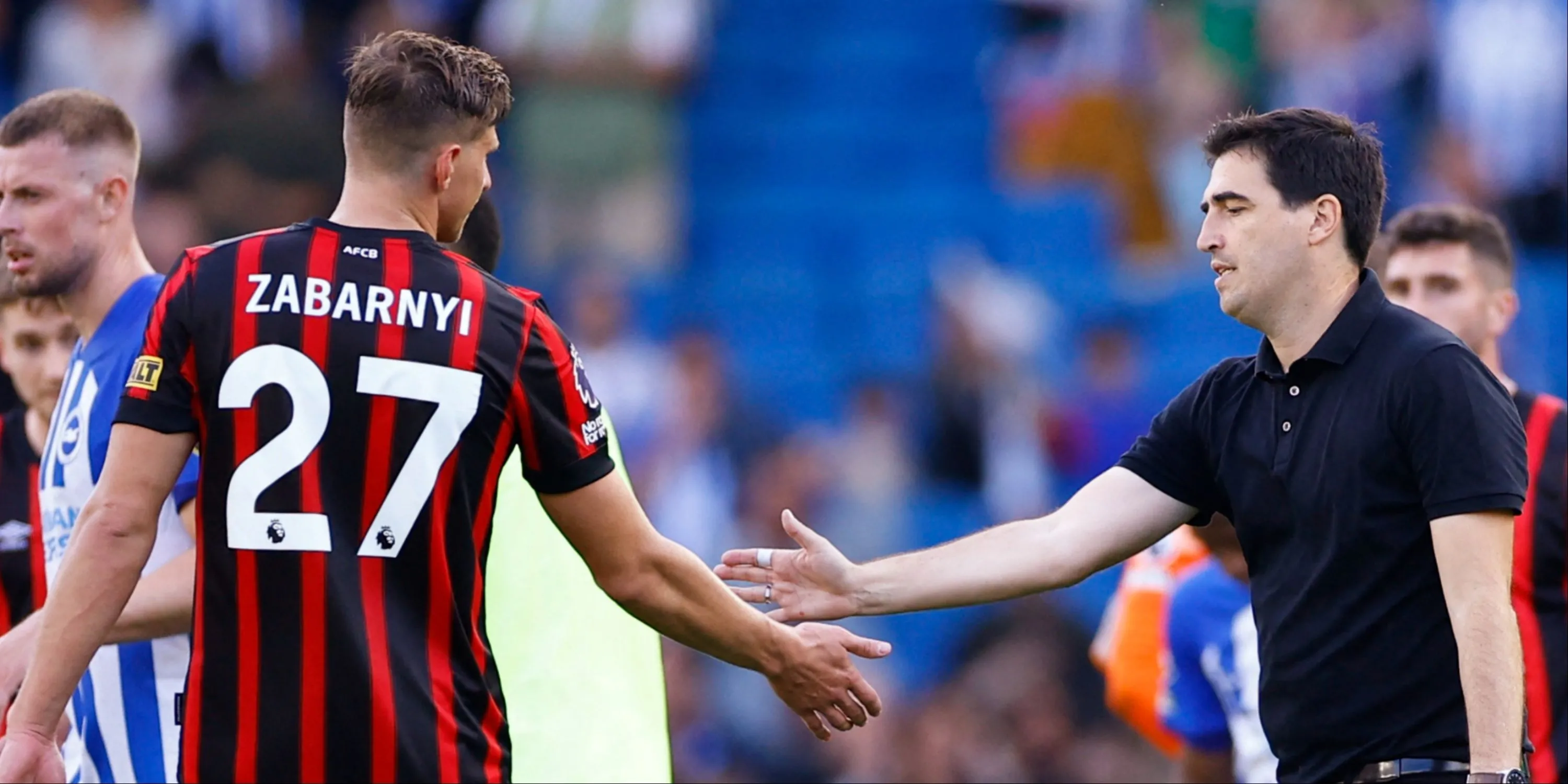 Hậu vệ Illia Zabarnyi trong màu áo Bournemouth, trung tâm của tin đồn chuyển nhượng.