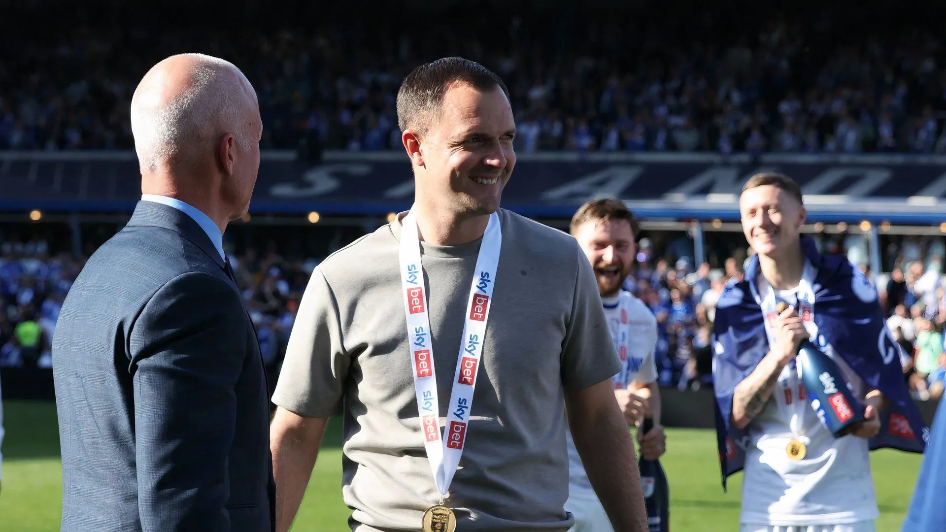 HLV Chris Davies của Birmingham City cùng đồng sở hữu Tom Wagner, người đặt kỳ vọng vào khả năng 'hồi sinh' Kyogo Furuhashi