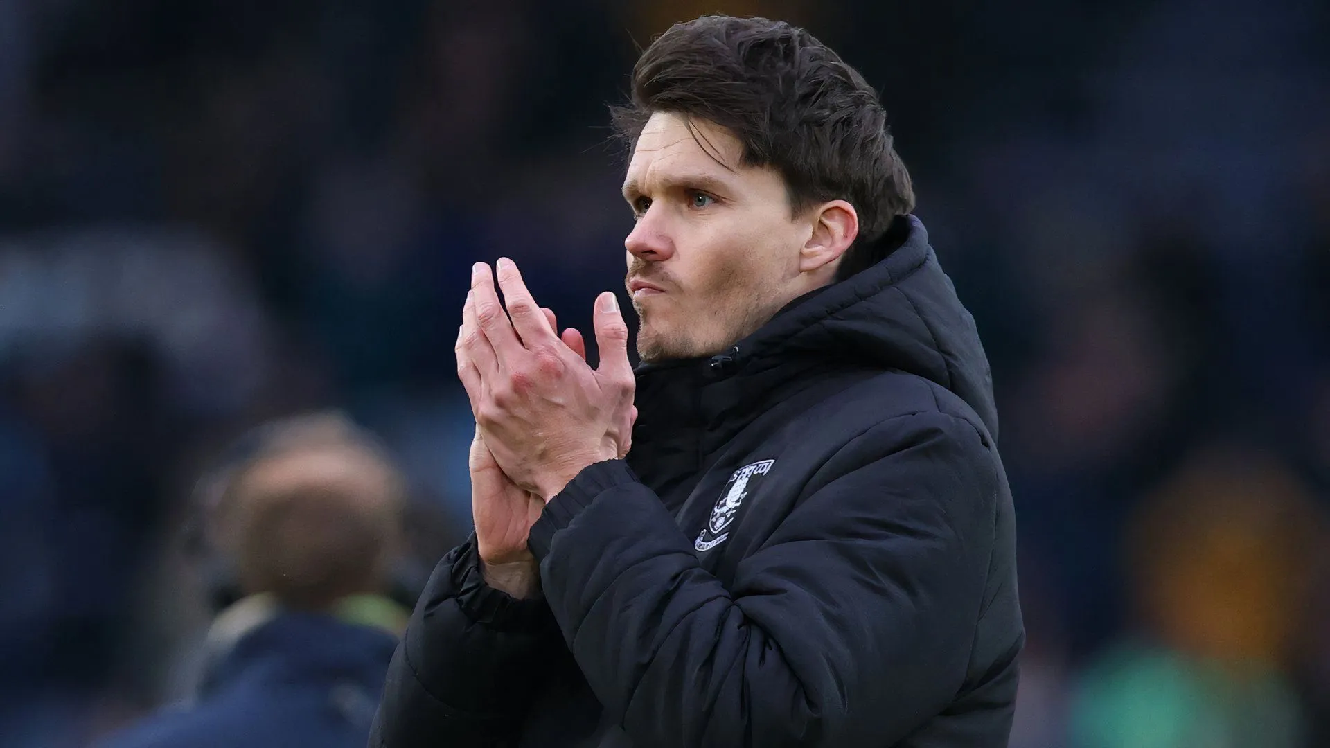 Huấn luyện viên Danny Rohl chỉ đạo trong trận đấu của Sheffield Wednesday