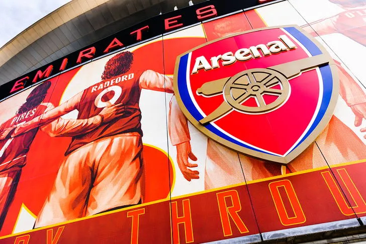 Huy hiệu của Câu lạc bộ bóng đá Arsenal, biểu tượng của The Gunners