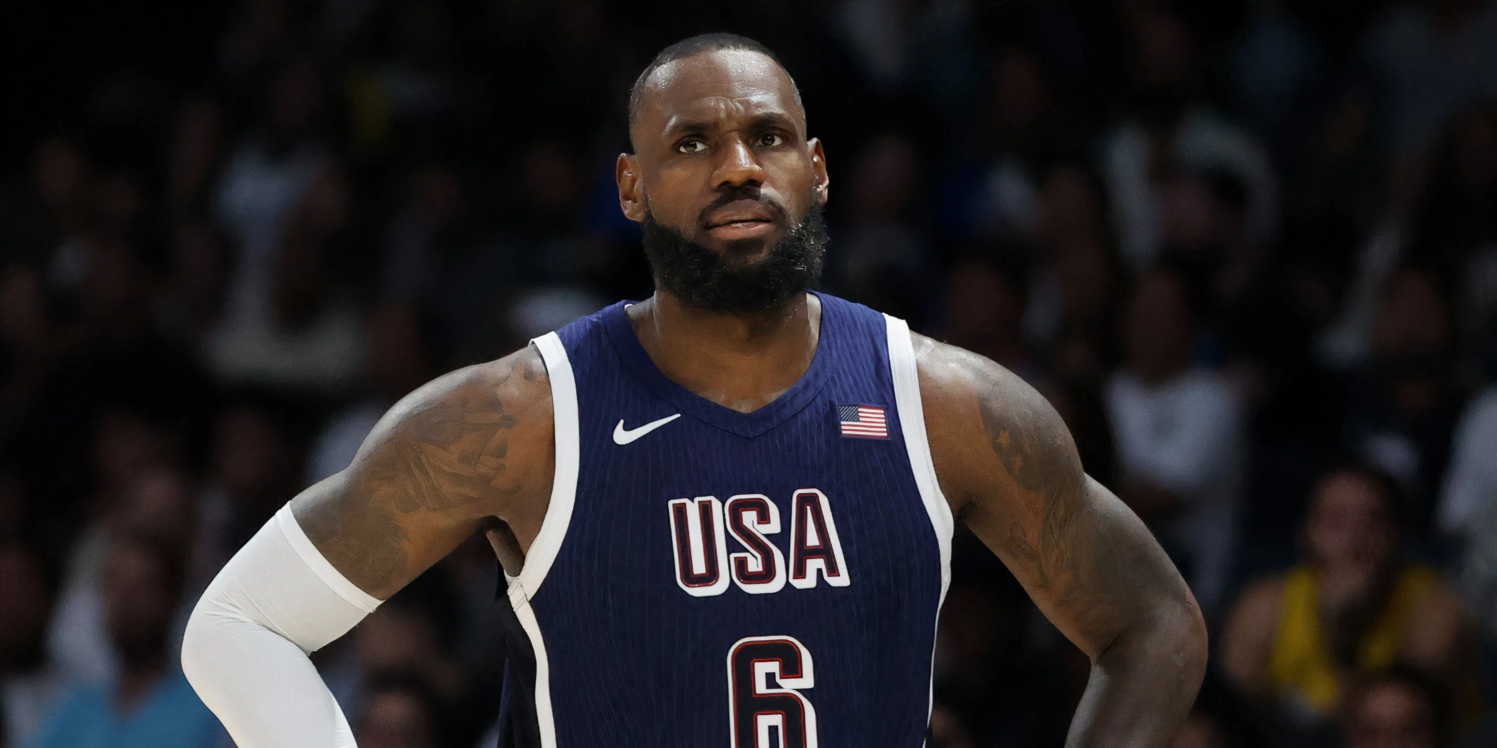 Huyền thoại bóng rổ LeBron James, người nắm giữ cổ phần tại Liverpool FC.