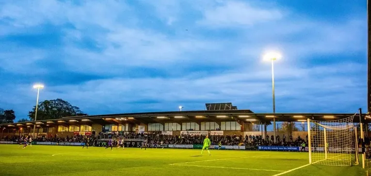 Khán đài chính (Main Stand) và khu vực chỗ ngồi tại sân Princes Park