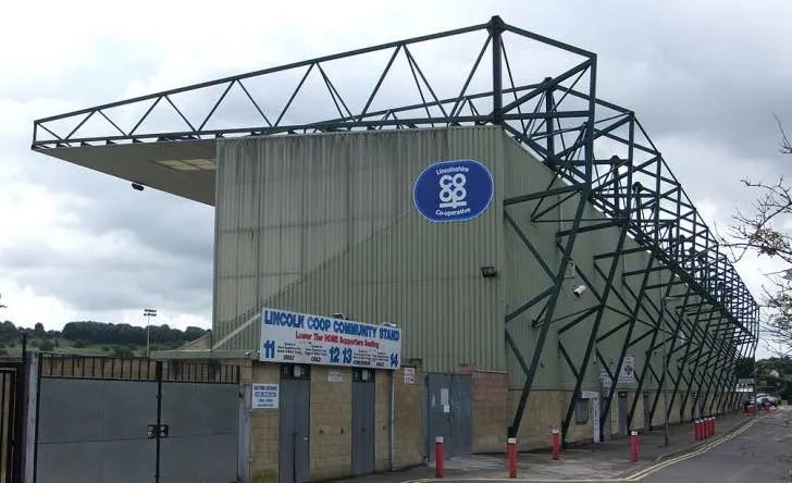 Khán đài The Co-Op Community Stand tại Sân vận động Sincil Bank