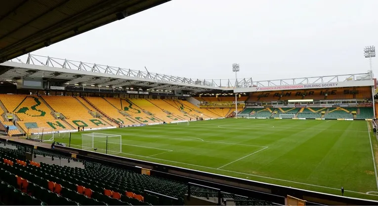 Không gian bên trong sân vận động Carrow Road