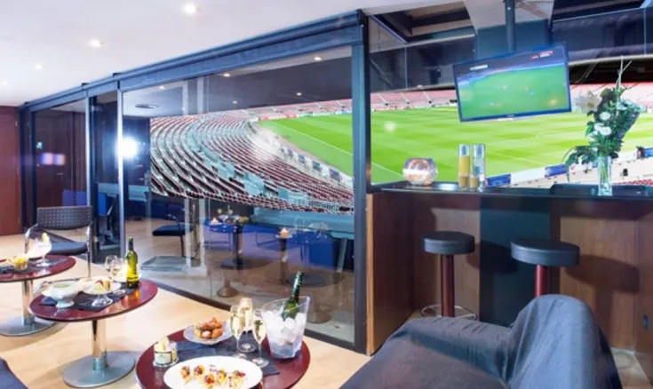 Không gian khách sạn VIP tại Camp Nou, thể hiện sự sang trọng và tiện nghi cao cấp