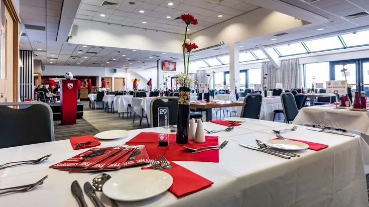 Không gian phòng khách VIP (Hospitality Suite) tại sân vận động Mazuma Mobile