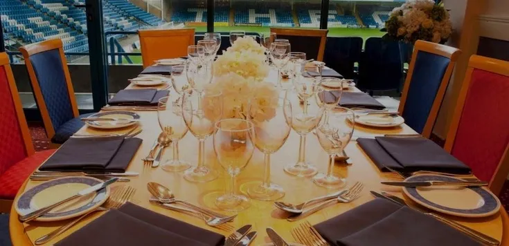 Không gian trải nghiệm dịch vụ Hospitality tại sân Priestfield, cung cấp tiện nghi cao cấp cho khách VIP