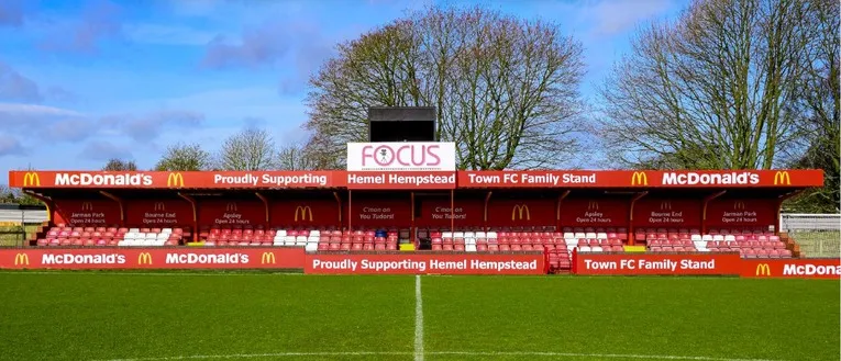 Khu vực khán đài gia đình (Family Stand) tại sân vận động Vauxhall Road