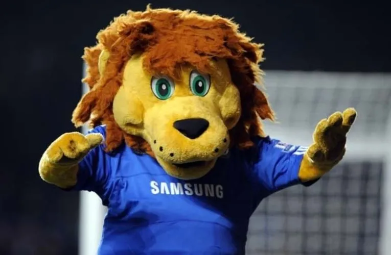 Linh vật Stamford the Lion của CLB Chelsea FC tại sân Stamford Bridge