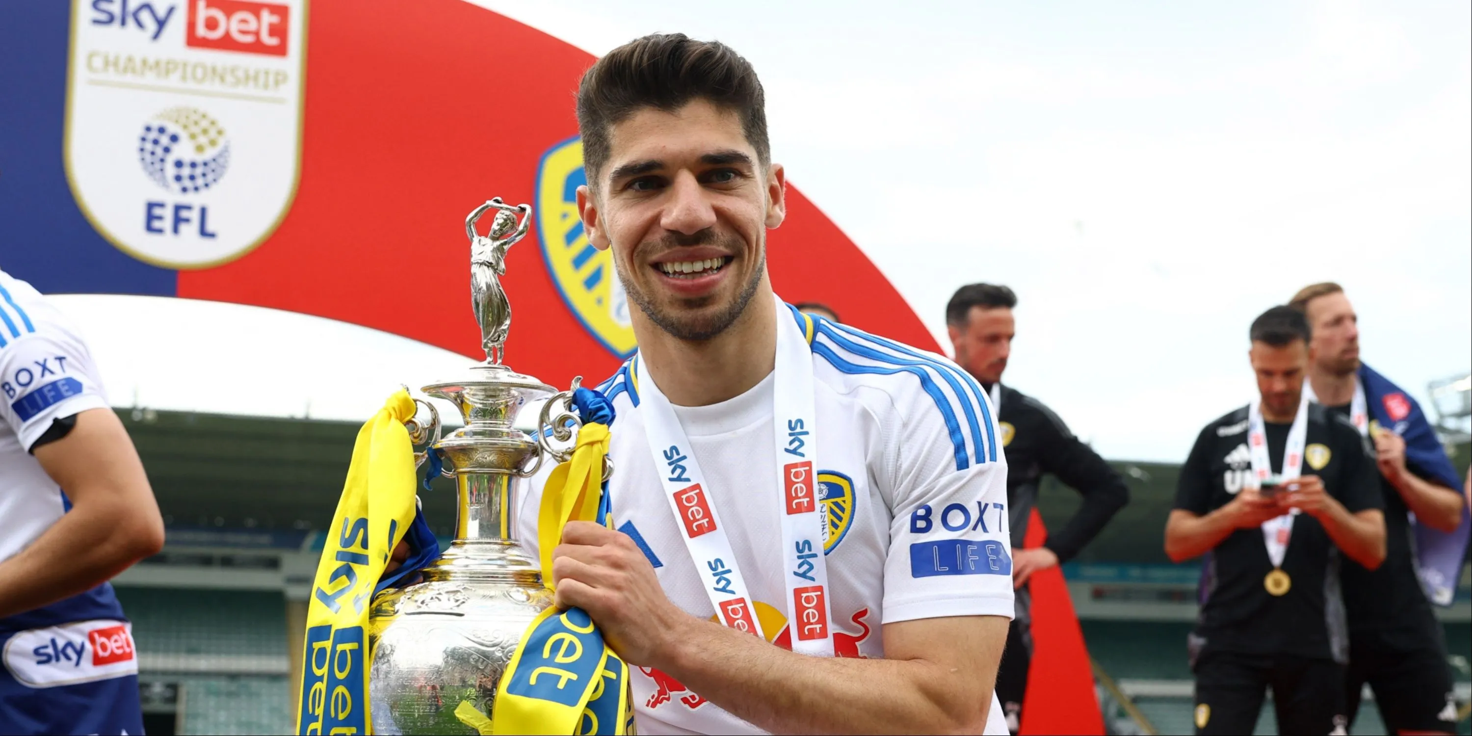 Manor Solomon trong màu áo Leeds United, cầu thủ đã trở lại Tottenham.