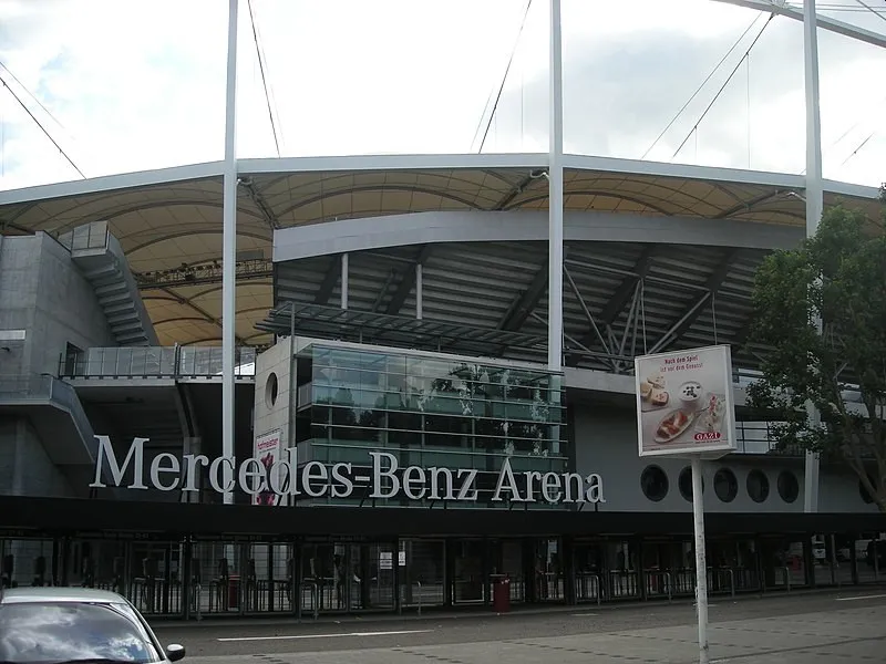 Mặt tiền bên ngoài của MHPArena, sân nhà của VfB Stuttgart