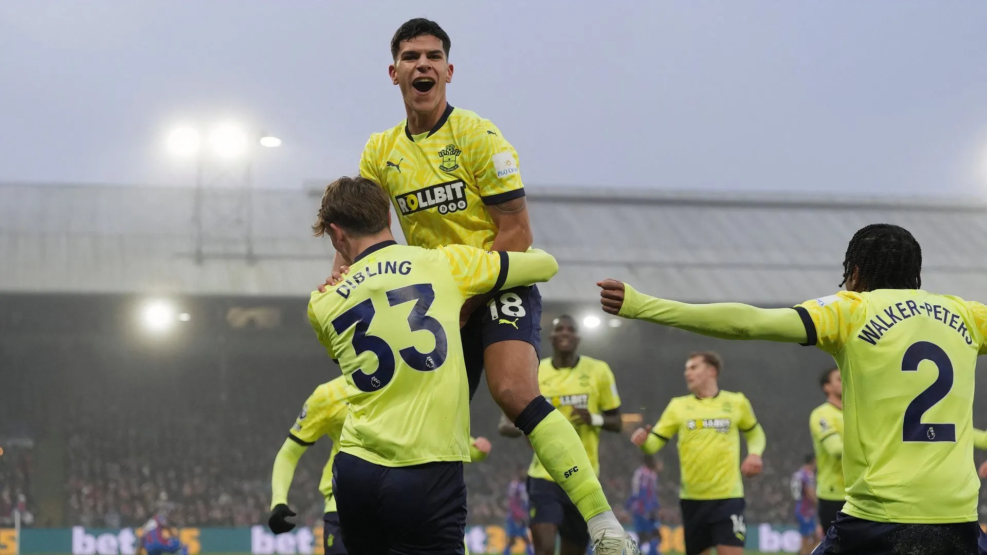 Một cầu thủ Southampton trong trận đấu tại Premier League 2024/25