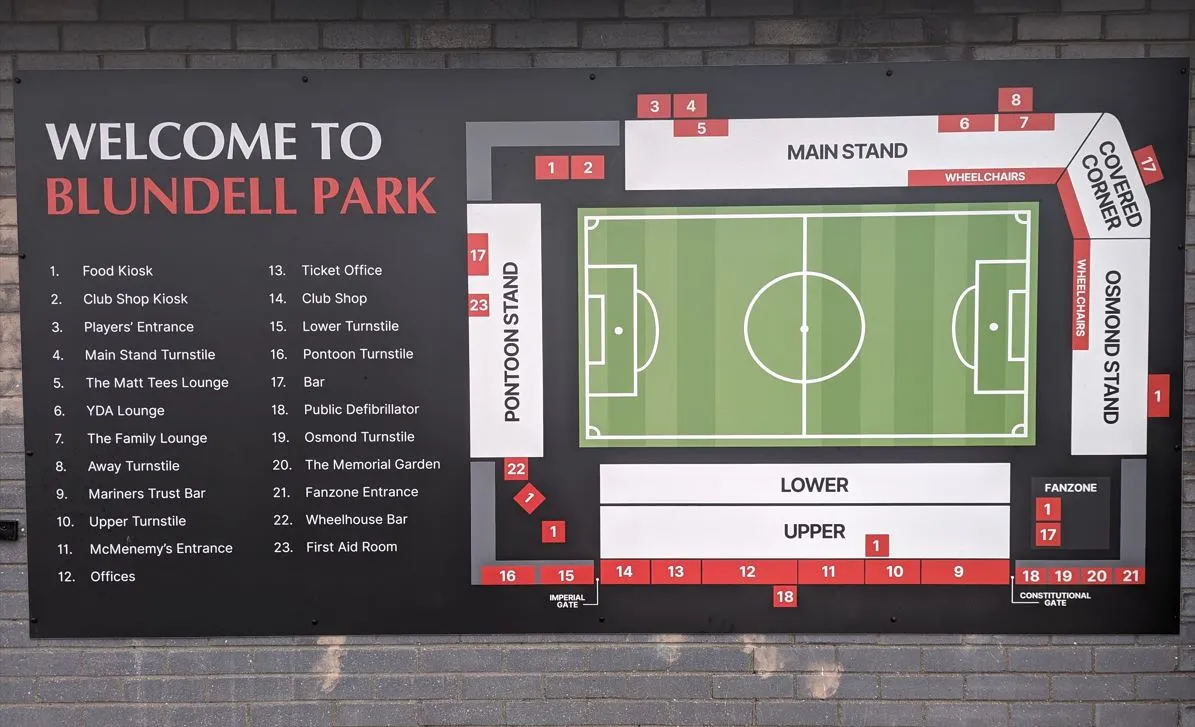 Sơ đồ bố trí chỗ ngồi và các khán đài chính tại sân vận động Blundell Park, cung cấp cái nhìn tổng quan về cấu trúc sân
