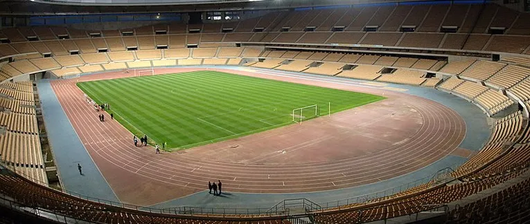Sơ đồ khán đài bên trong sân vận động Estadio de La Cartuja, minh họa các tầng ghế ngồi