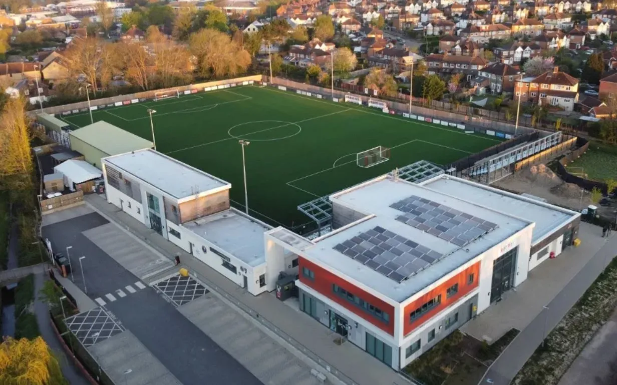 Sơ đồ tổng quan sân Meadowbank nhìn từ trên cao, bố cục chỗ ngồi Dorking Wanderers