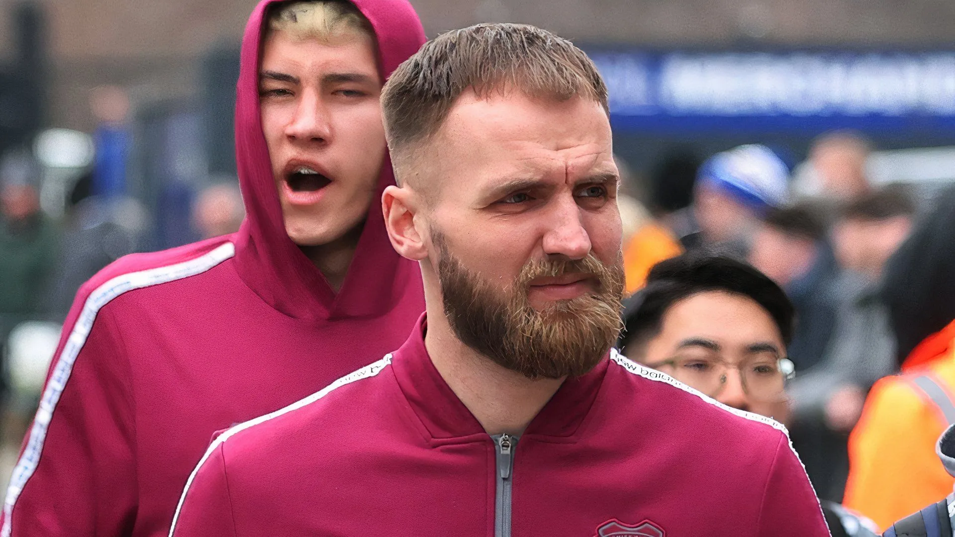 Thủ môn Jak Alnwick của Cardiff City, người có thể cạnh tranh vị trí với David Harrington