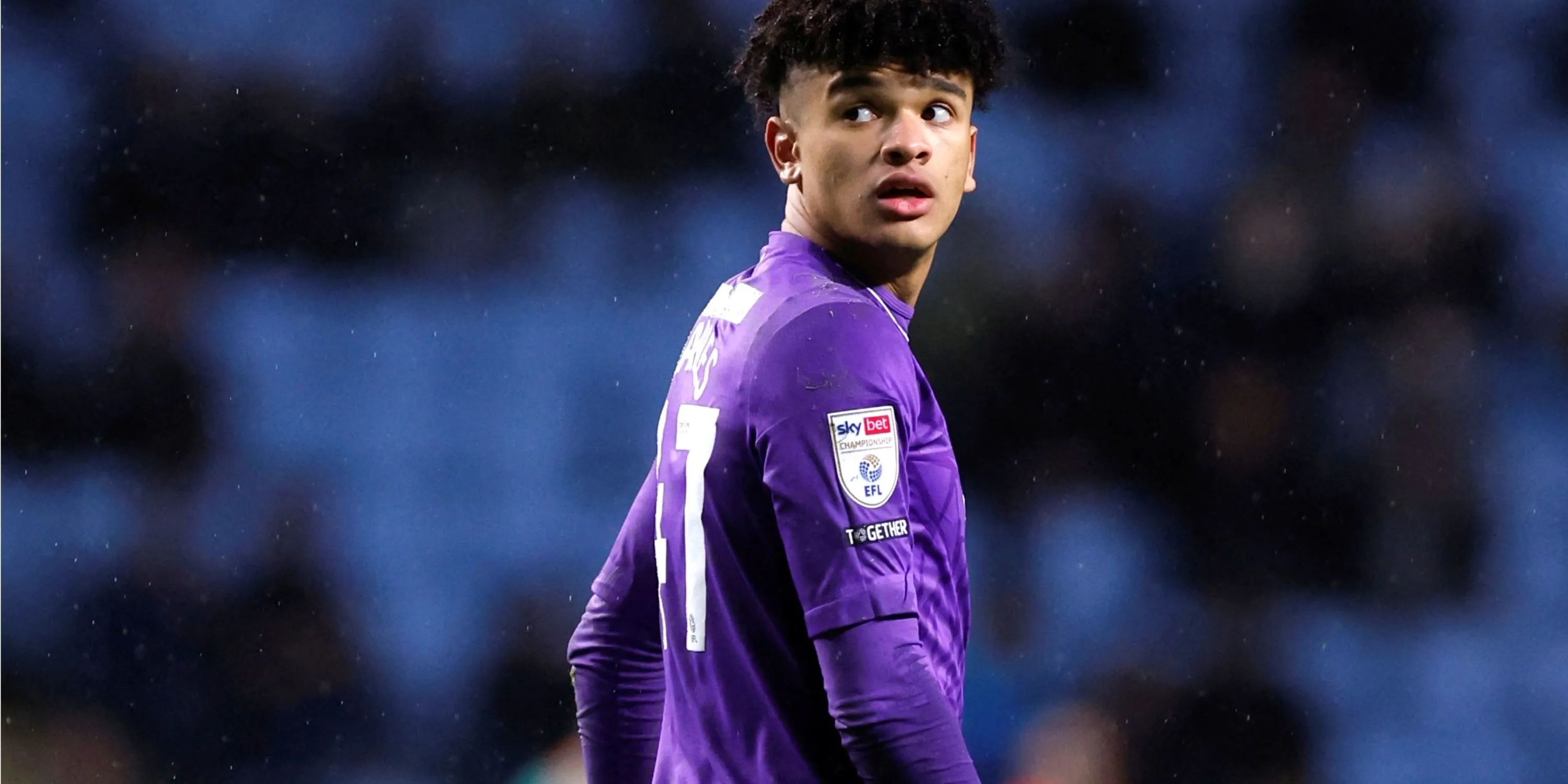 Thủ môn trẻ Pierce Charles của Sheffield Wednesday, mục tiêu chuyển nhượng của Rangers