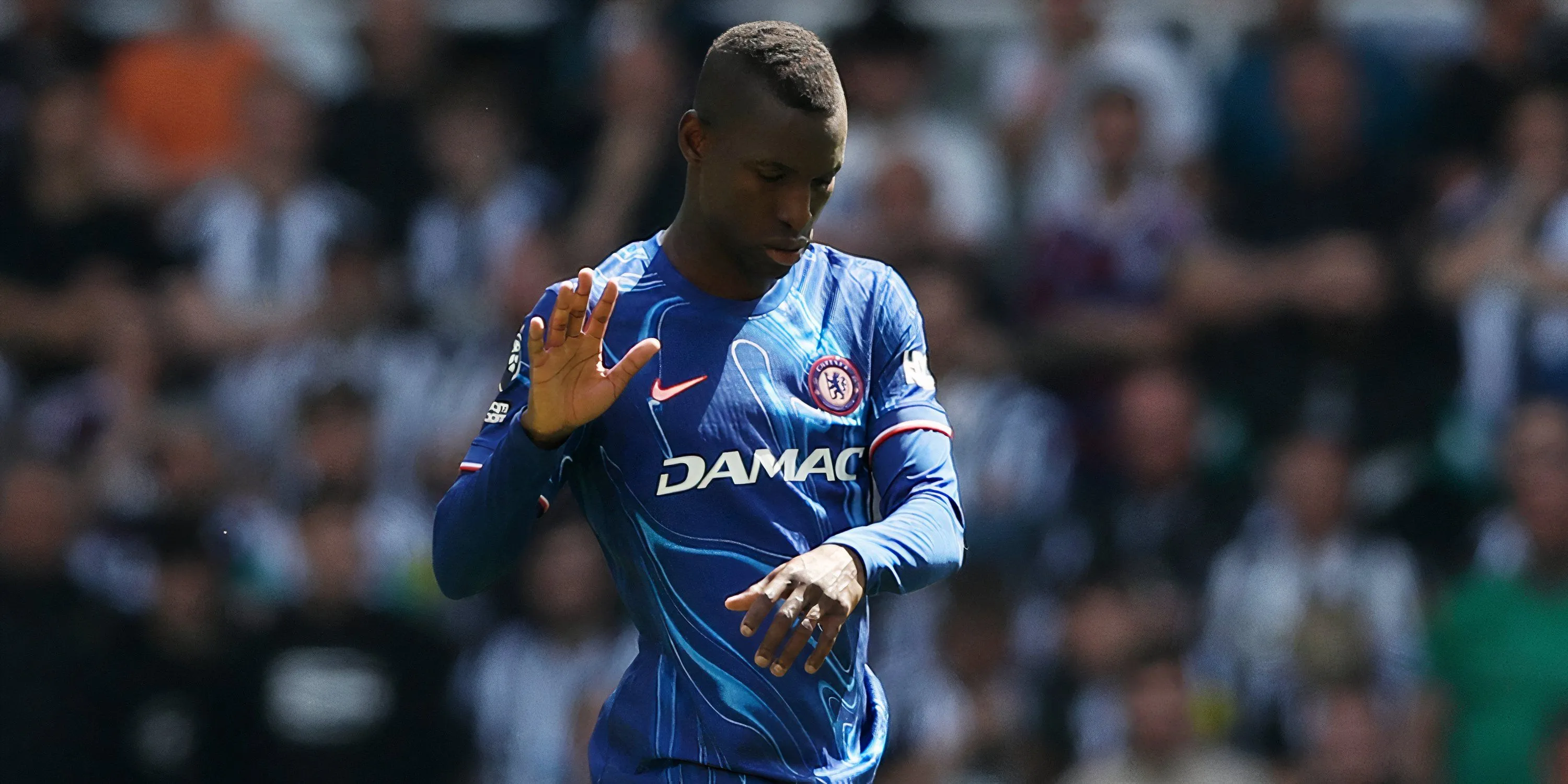 Tiền đạo Nicolas Jackson của Chelsea, mục tiêu được Manchester United liên hệ để tăng cường hàng công
