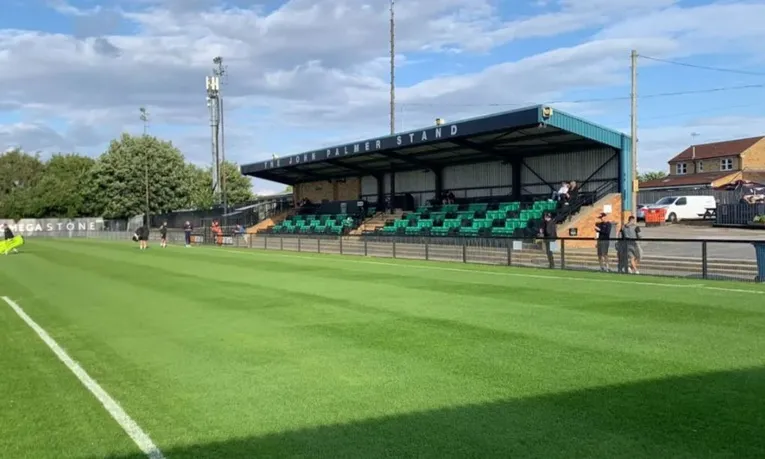 Tổng quan bố trí khán đài và khu vực chỗ ngồi tại sân The Citadel Farsley Celtic